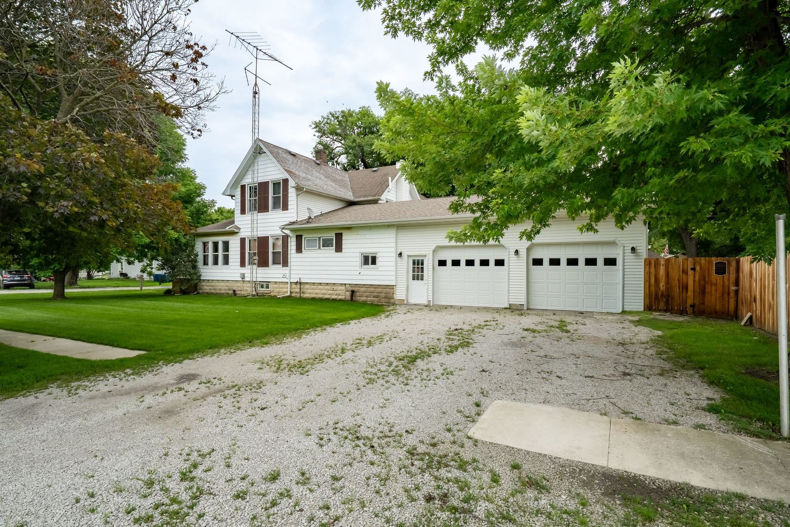 200 E Scott Street Property Photo 33