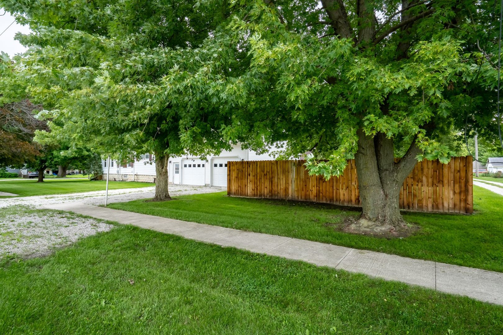200 E Scott Street Property Photo 34