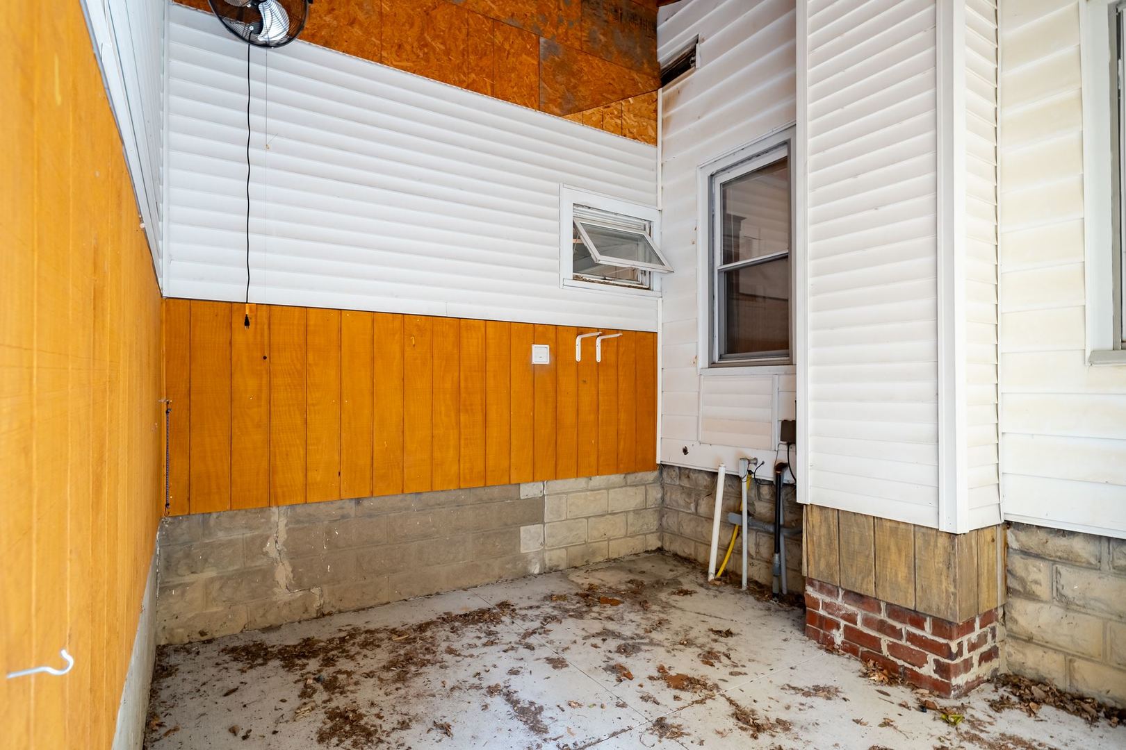 200 E Scott Street Property Photo 38