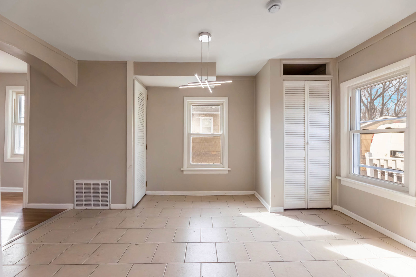 38 N Rebecca Street Property Photo 11