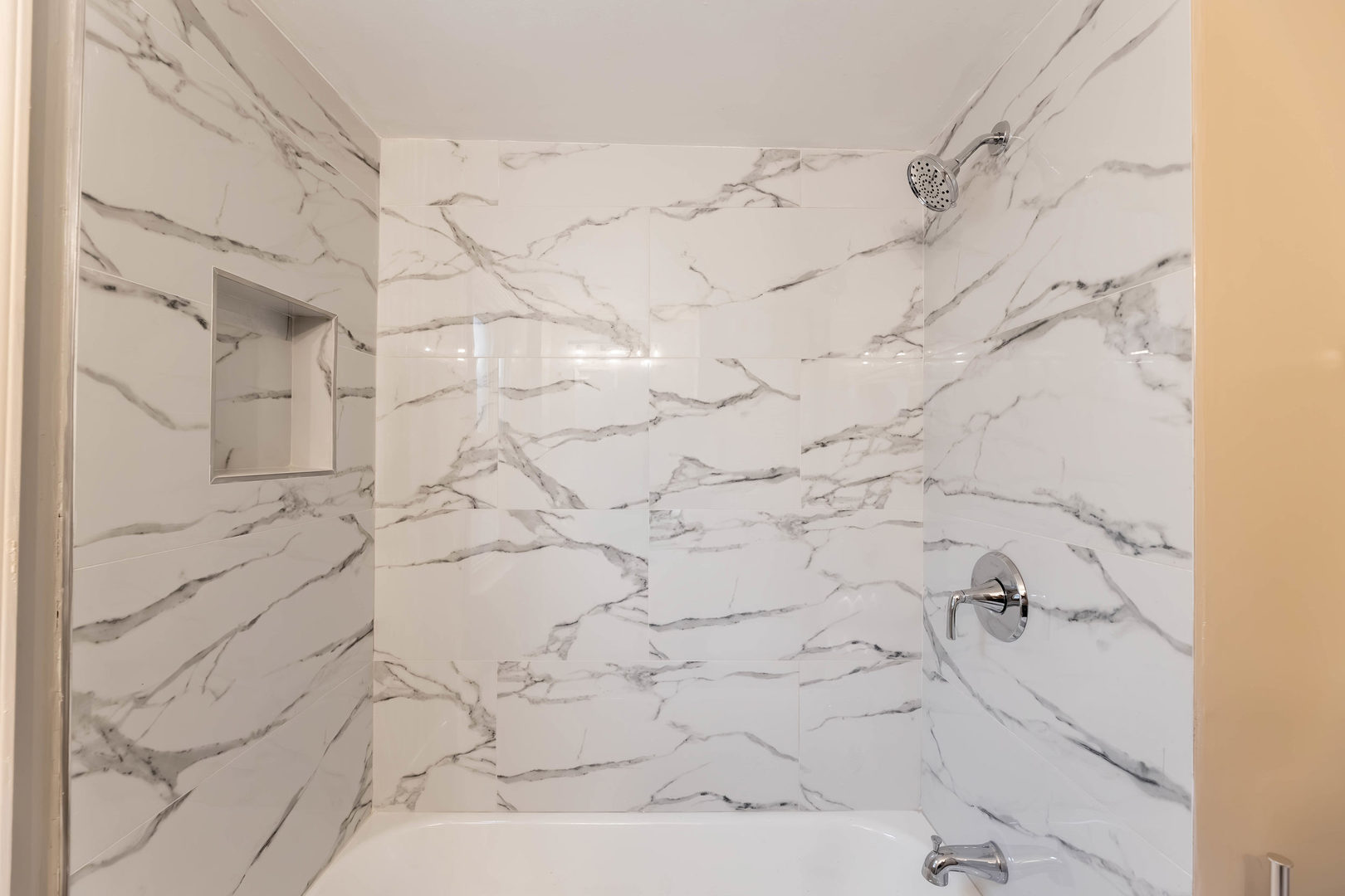 38 N Rebecca Street Property Photo 13