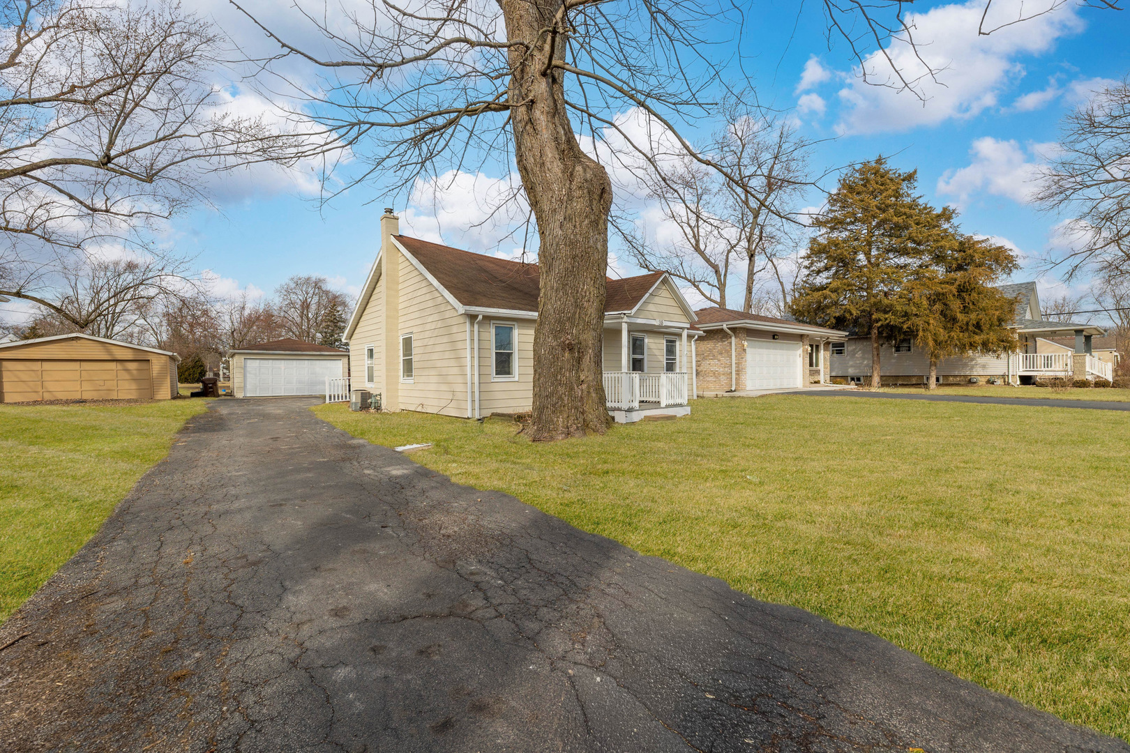 38 N Rebecca Street Property Photo 27