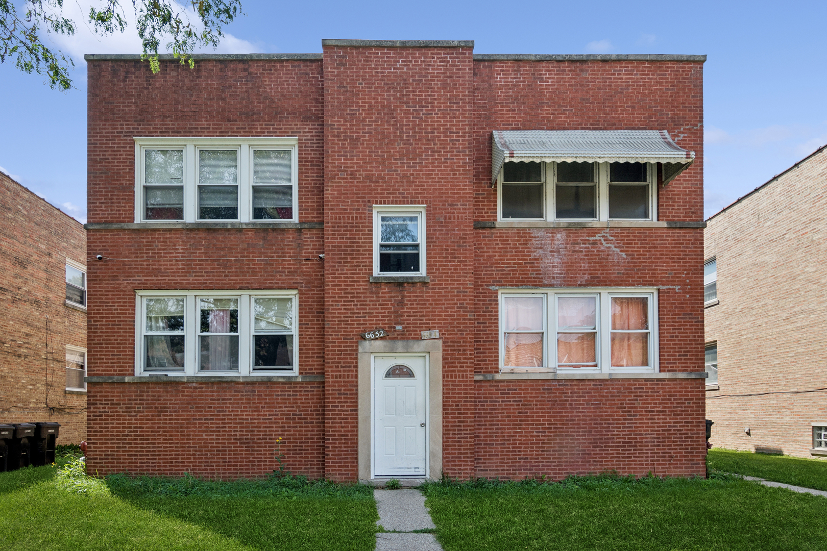 6654 N Seeley Avenue 2n Property Photo 1