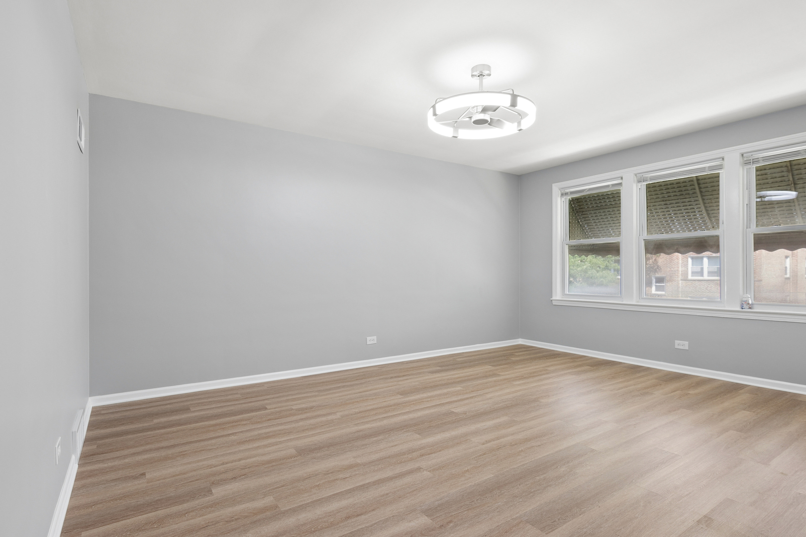 6654 N Seeley Avenue 2n Property Photo 4