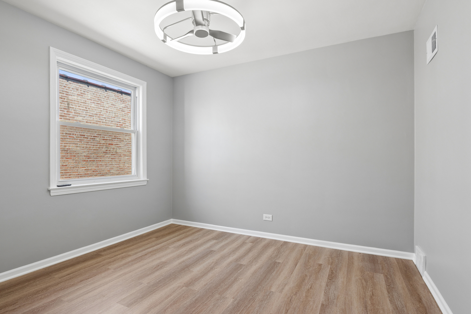 6654 N Seeley Avenue 2n Property Photo 9