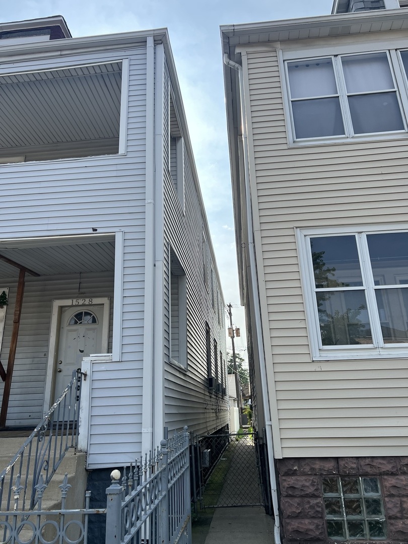 1528 S 50th Avenue Property Photo 2