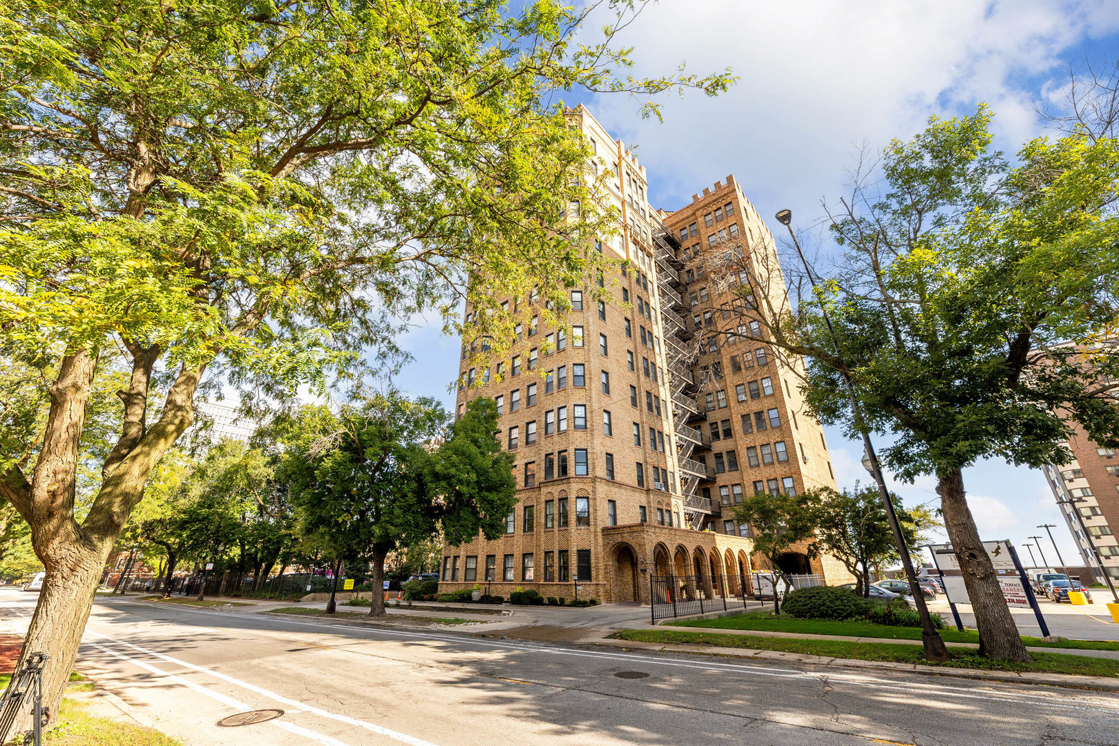 7321 S South Shore Drive 2B Property Photo 1