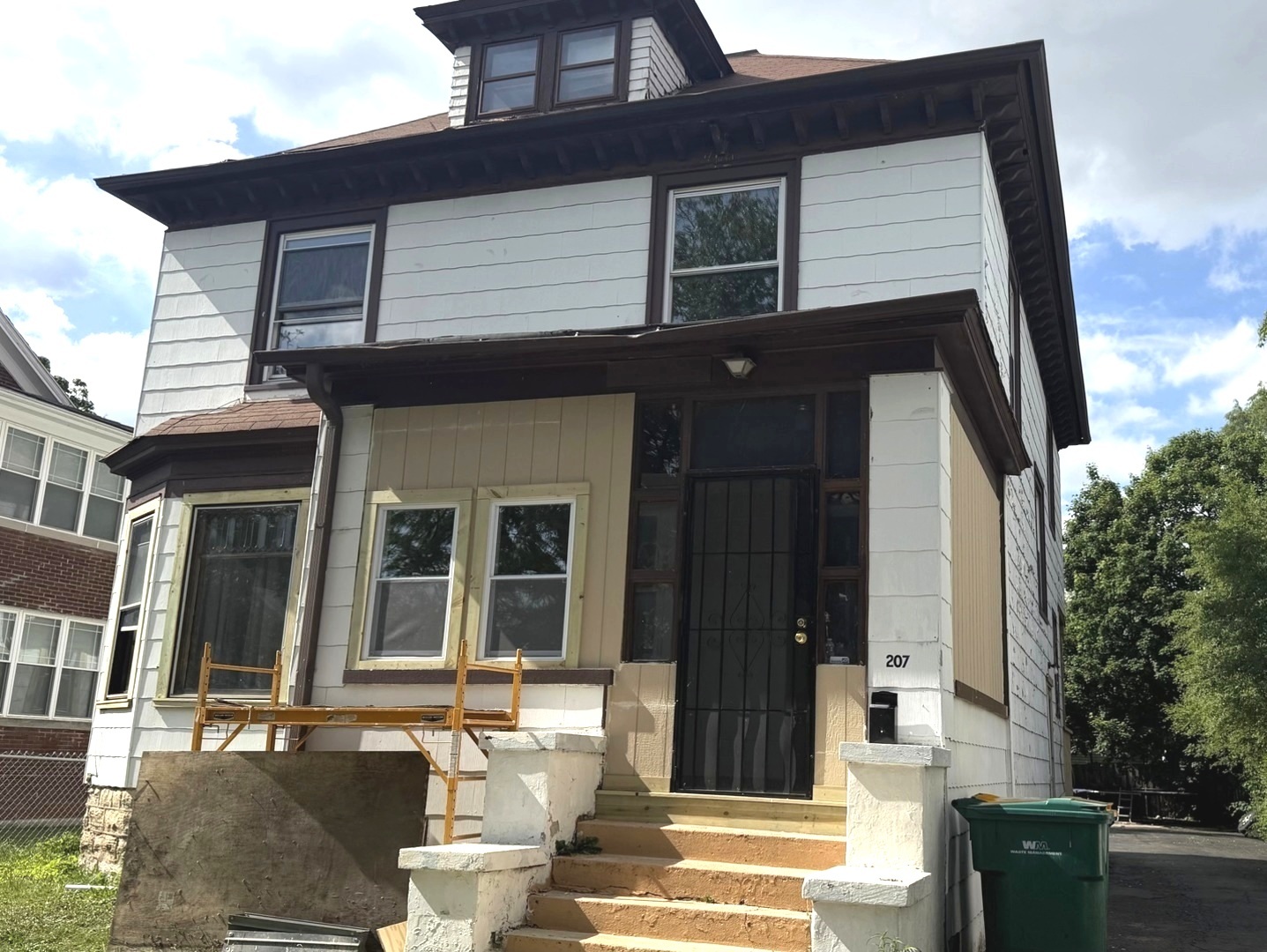 207 2nd Avenue Property Photo 1
