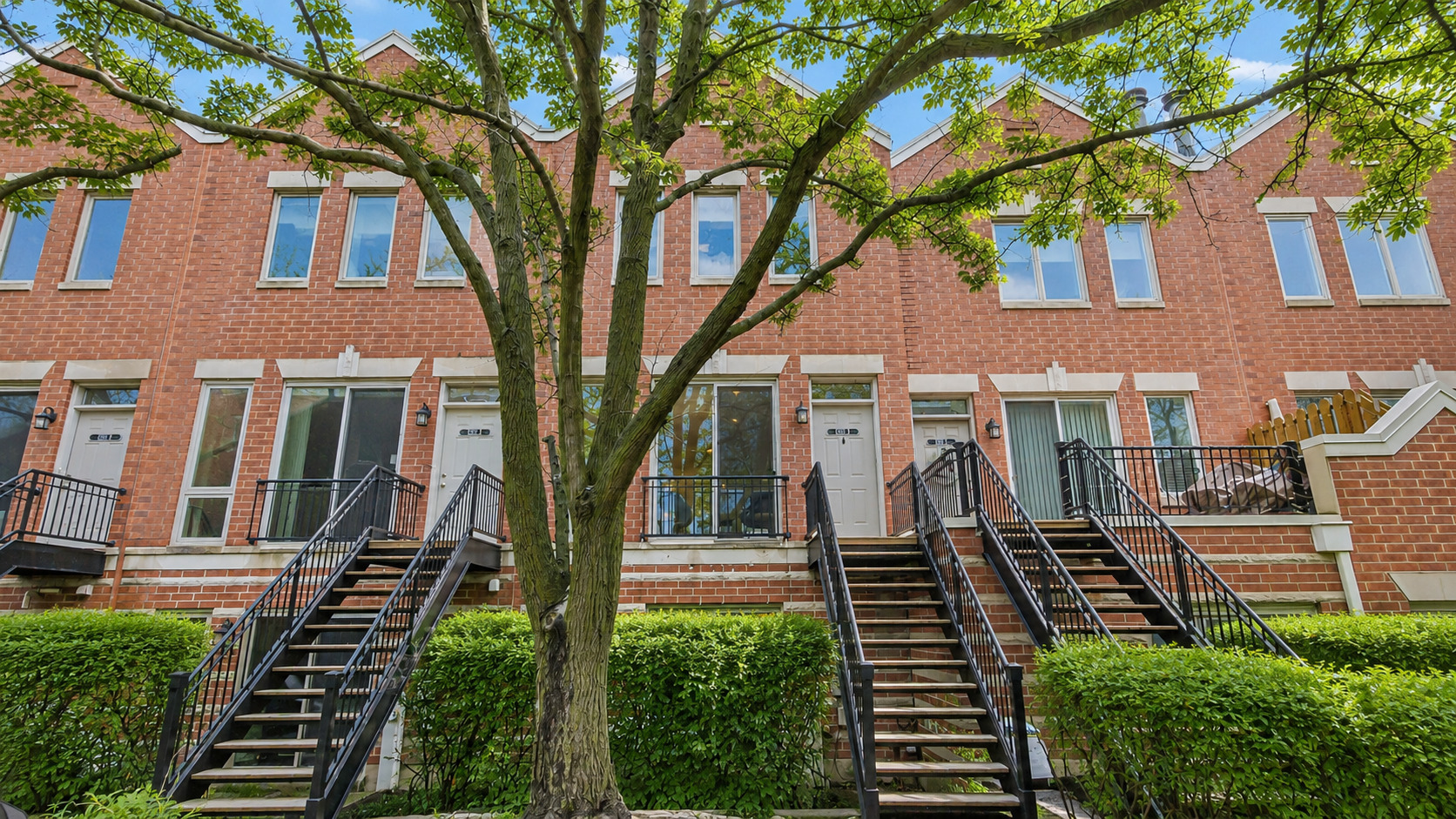 1522 W School Street D Property Photo 1