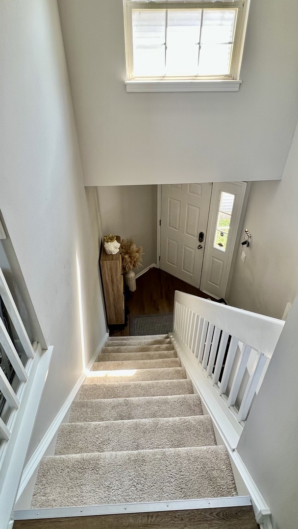 1227 Hathaway Circle Property Photo 3