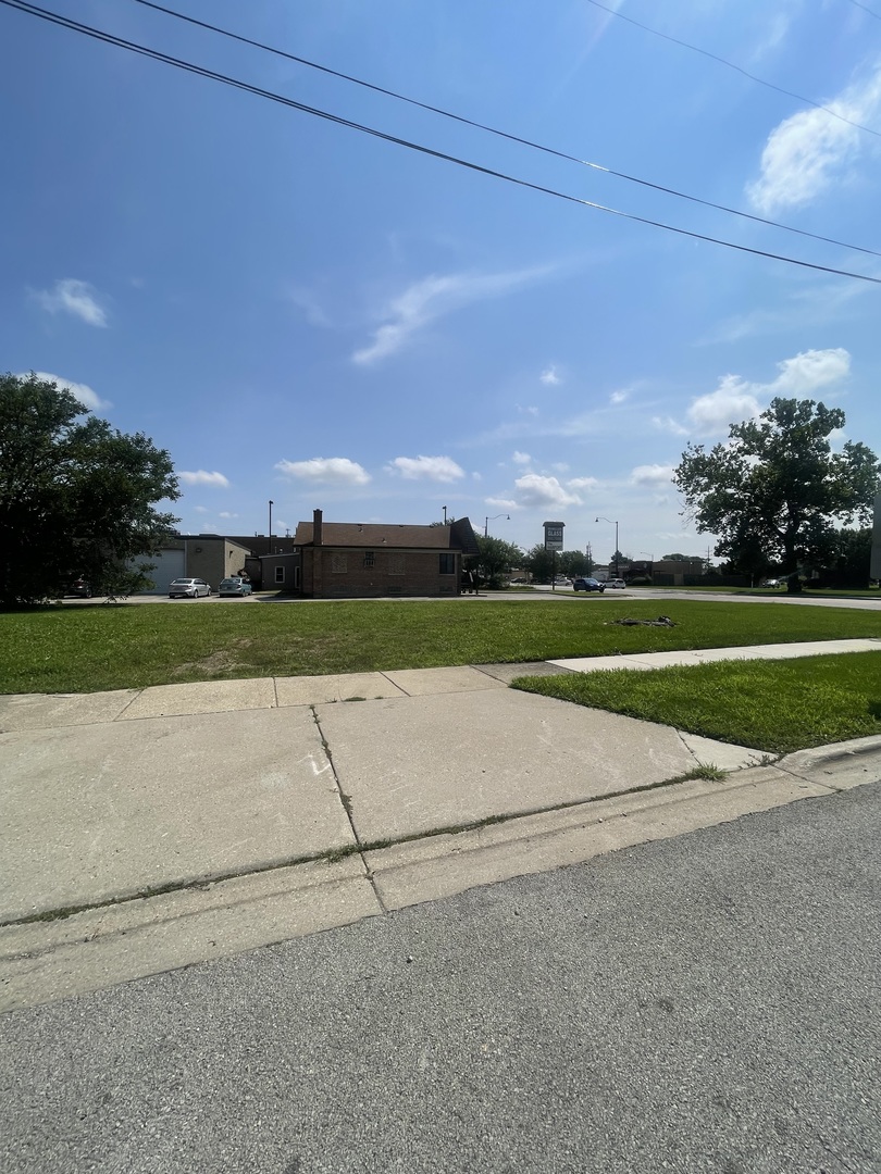 4233 Emerson Avenue Property Photo 3