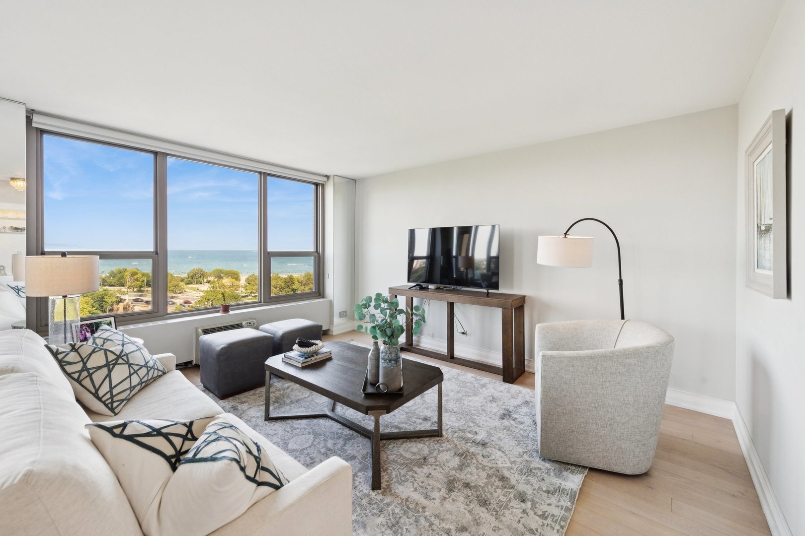 1550 N Lake Shore Drive 11g Property Photo 9