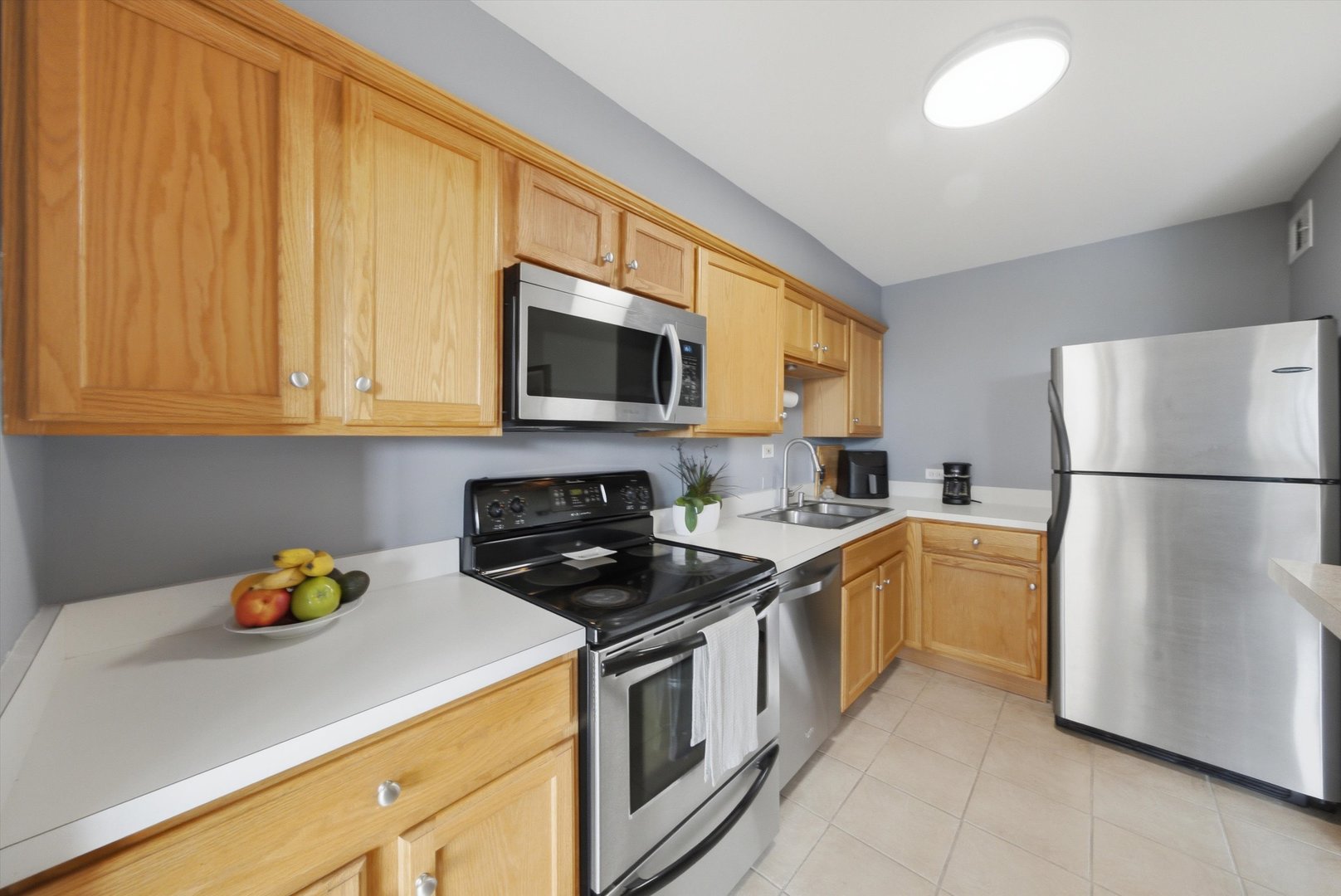 3900 N Lake Shore Drive 4b Property Photo 3