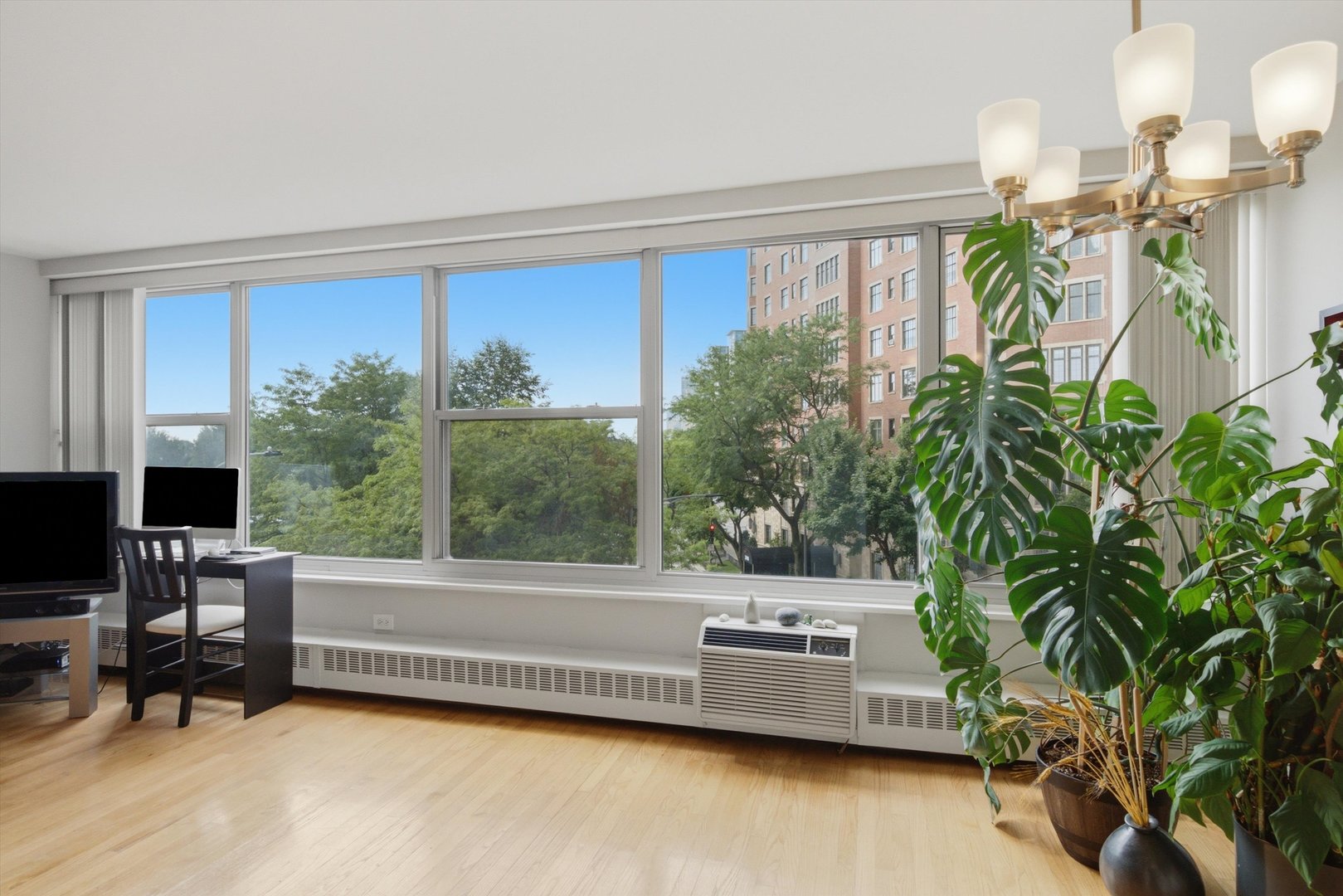 3900 N Lake Shore Drive 4b Property Photo 8