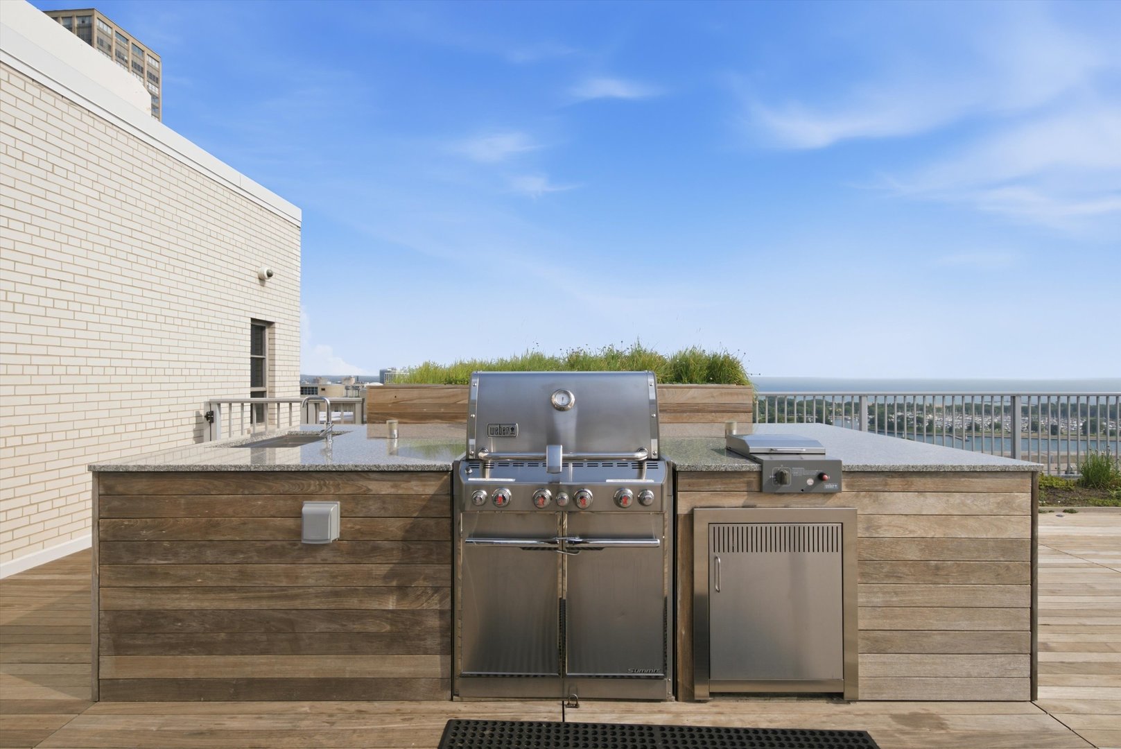 3900 N Lake Shore Drive 4b Property Photo 17