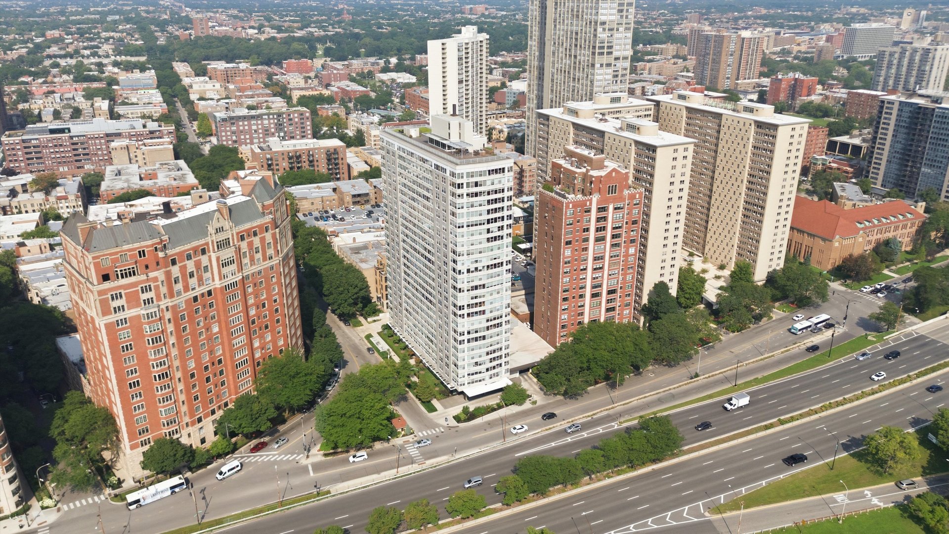 3900 N Lake Shore Drive 4b Property Photo 25