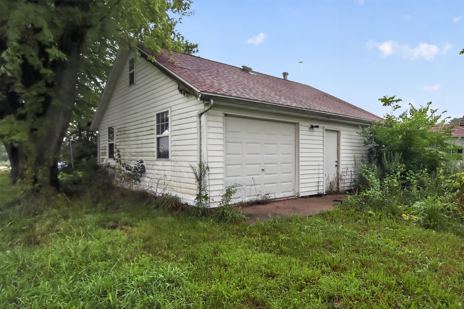 22305 N Blue Ridge Road Property Photo 3