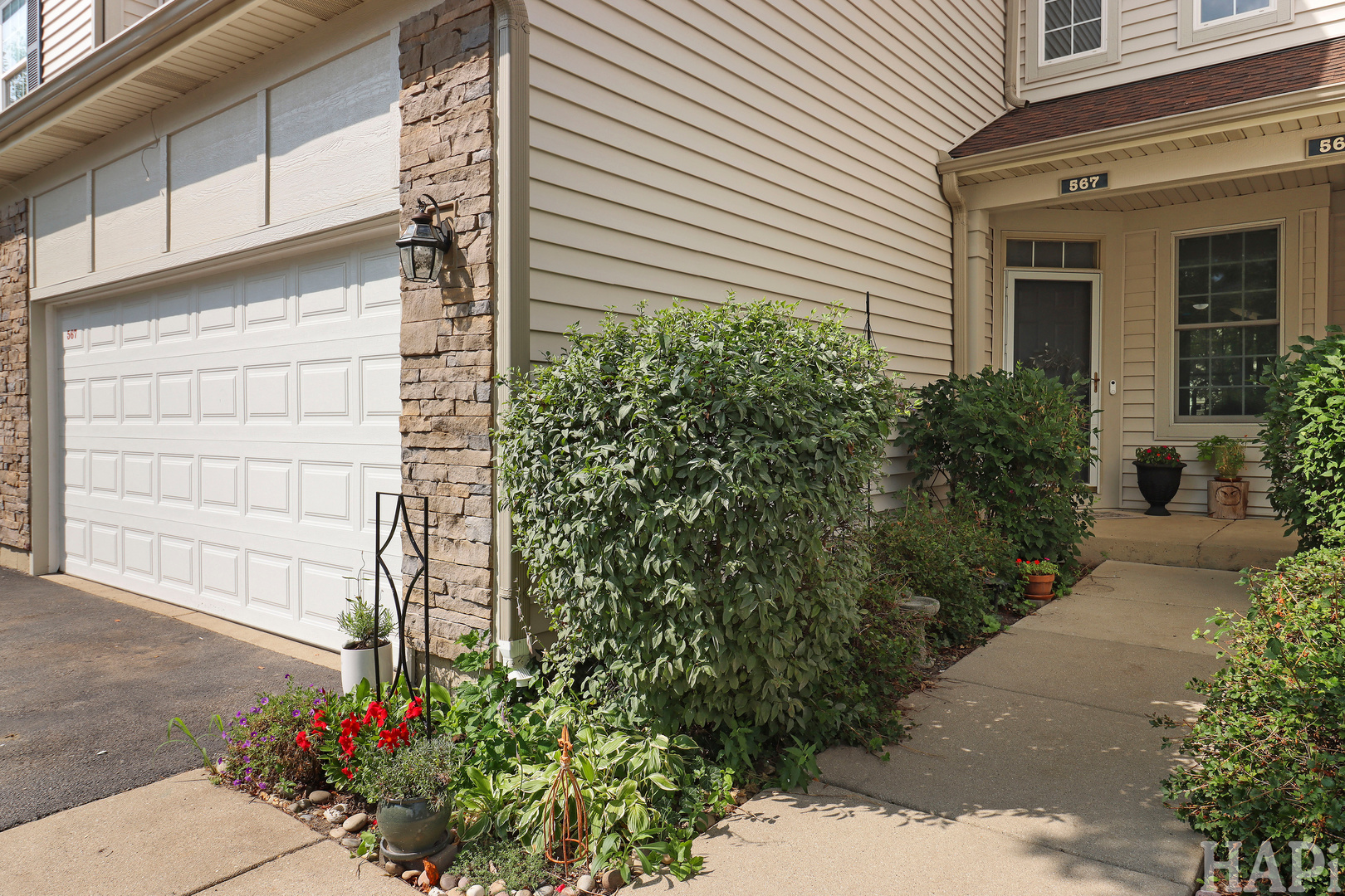 567 Shakespeare Drive Property Photo 2