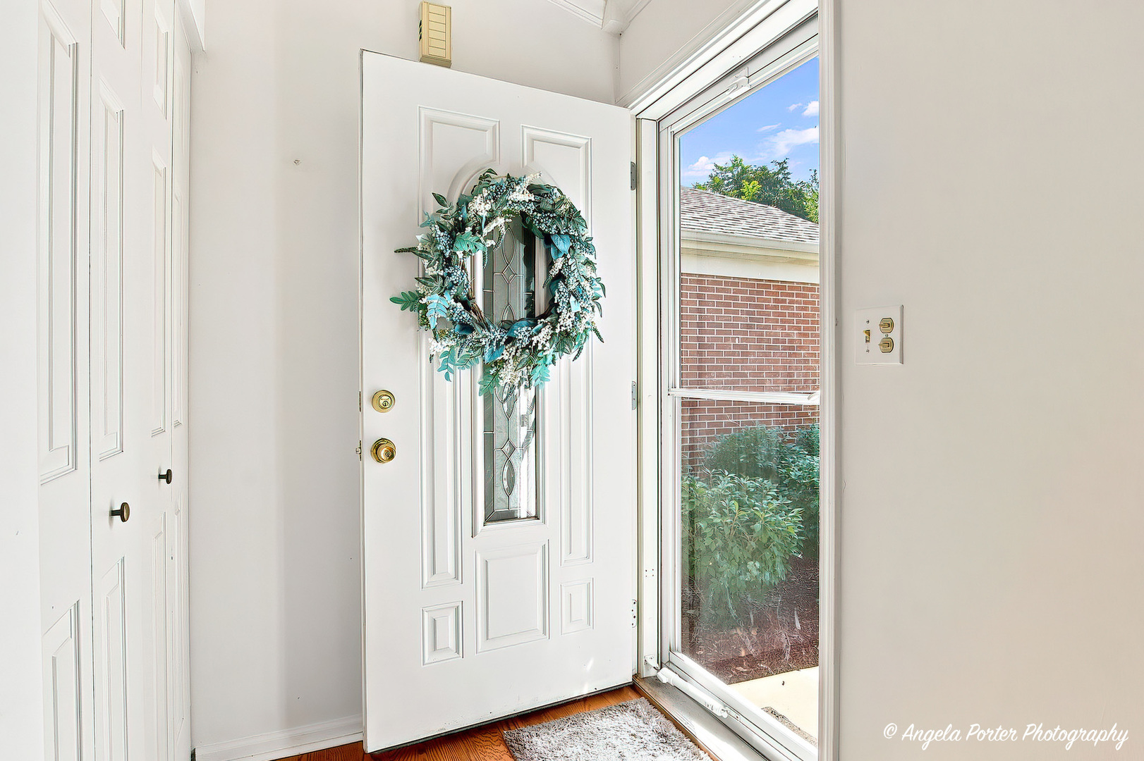 1940 Honey Locust Drive Property Photo 2