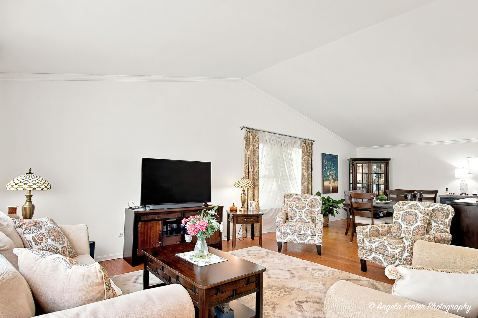 1940 Honey Locust Drive Property Photo 3