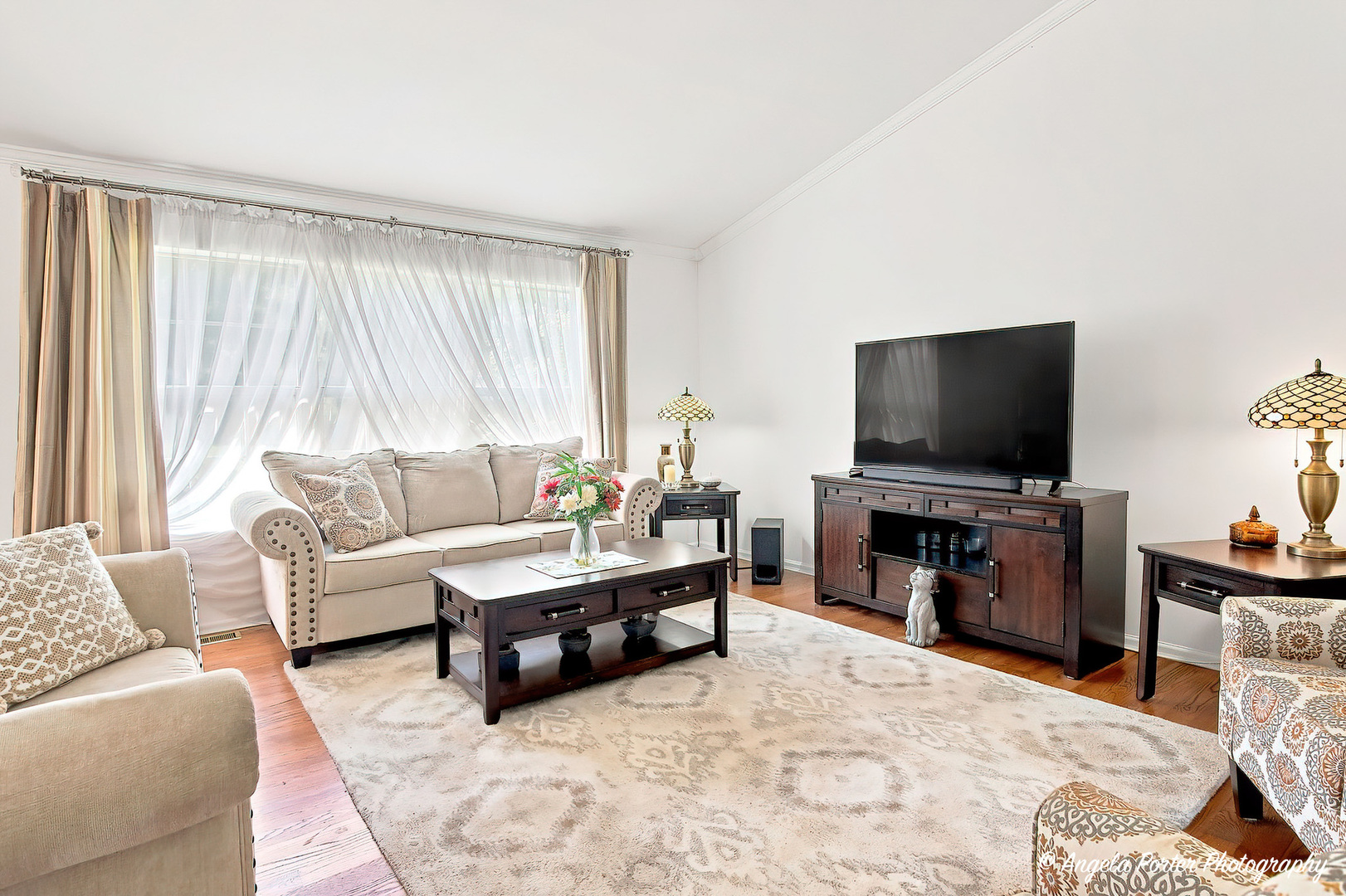 1940 Honey Locust Drive Property Photo 4