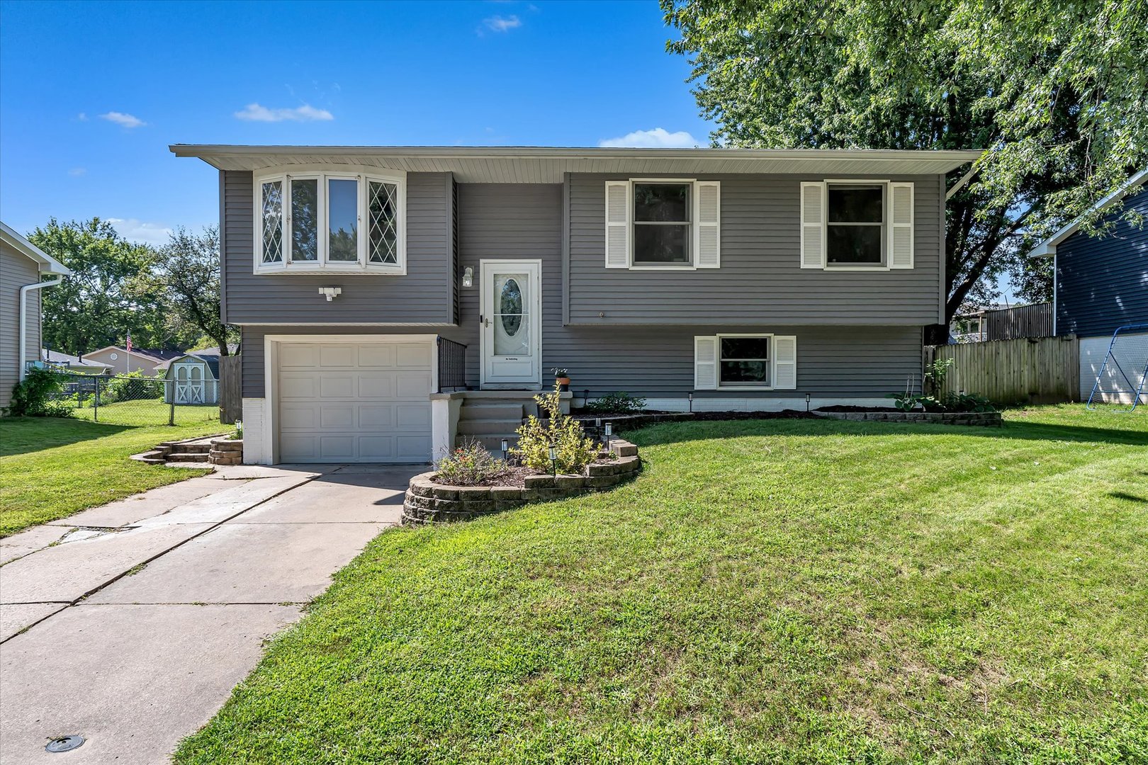 4718 N Sturdevant Street Property Photo 1