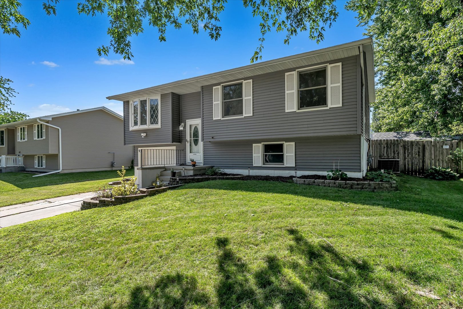 4718 N Sturdevant Street Property Photo 4