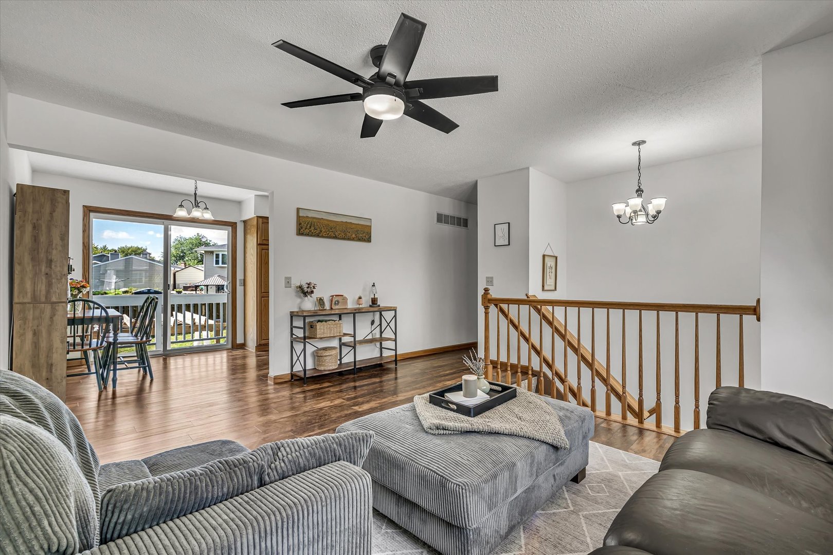 4718 N Sturdevant Street Property Photo 8