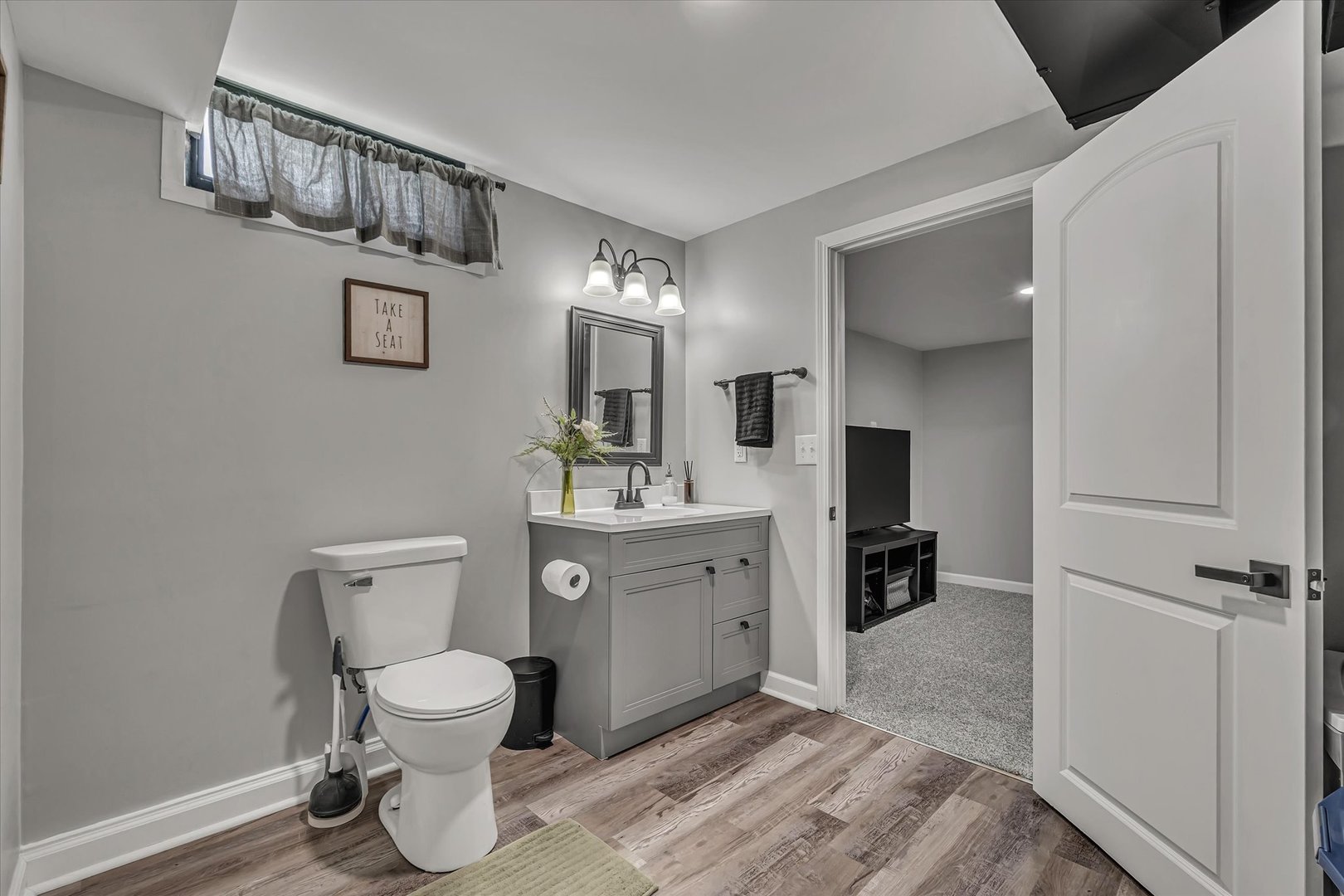 4718 N Sturdevant Street Property Photo 32