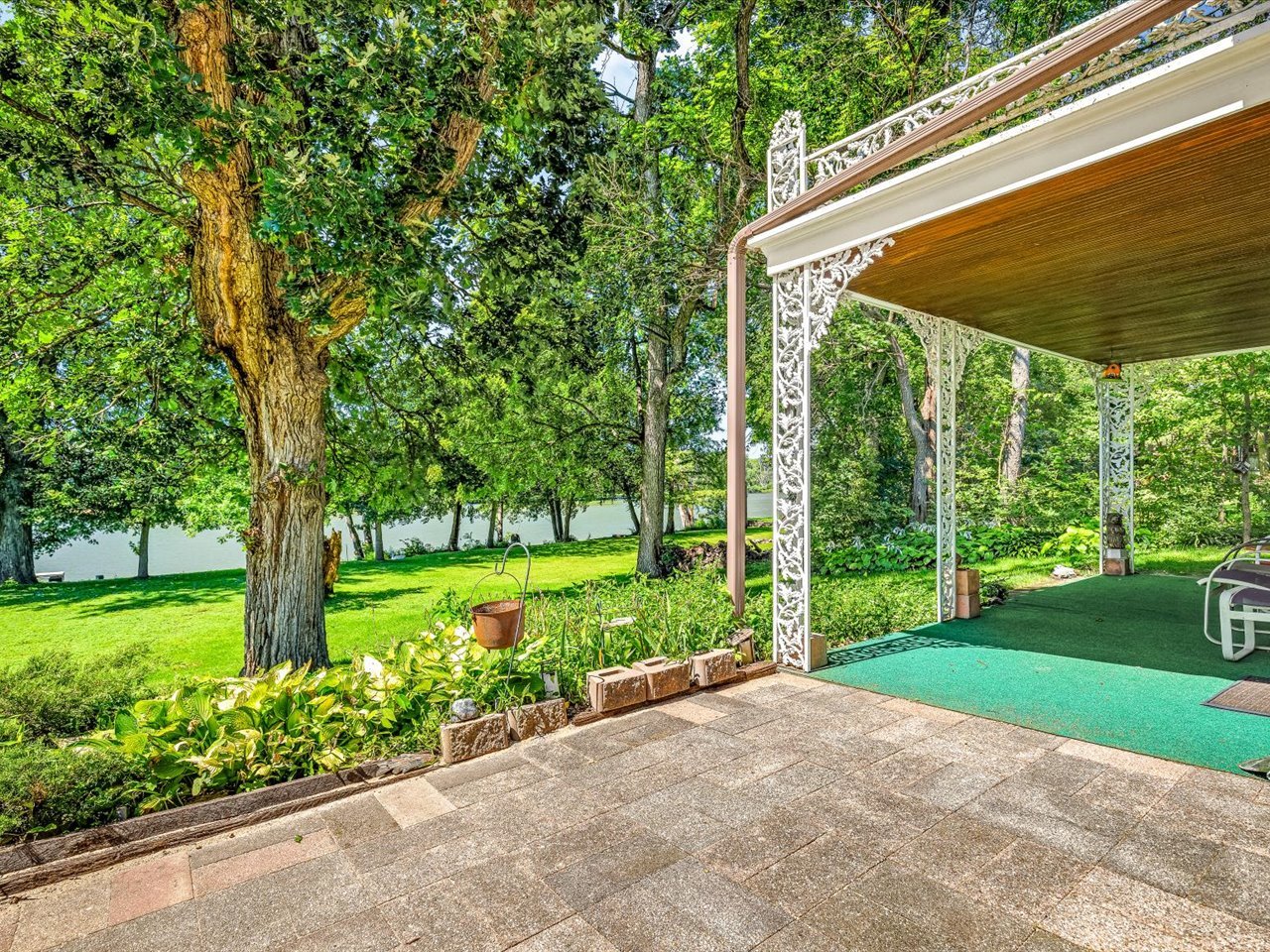 10324 Ventura Boulevard Property Photo 3
