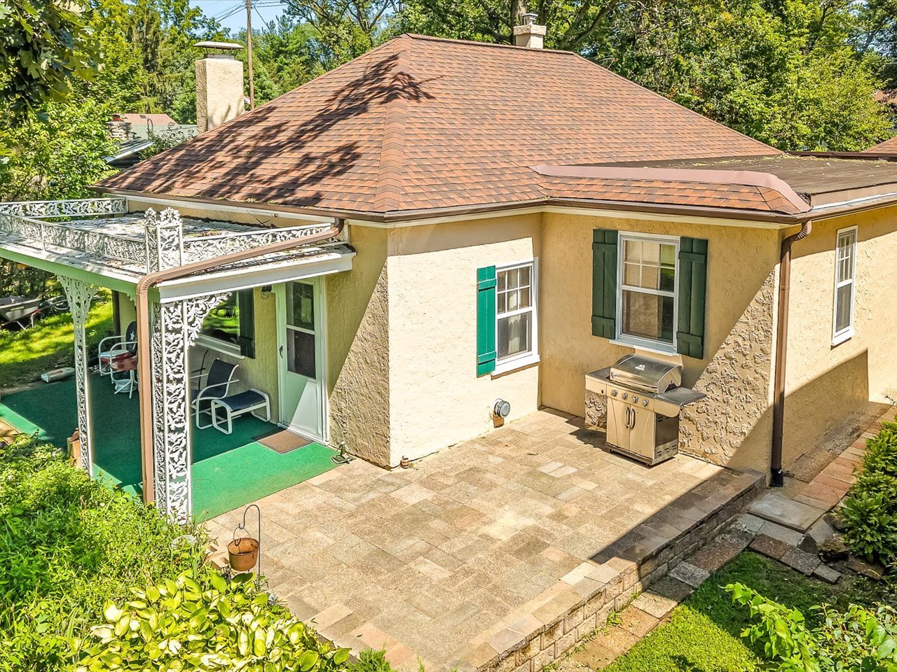 10324 Ventura Boulevard Property Photo 8