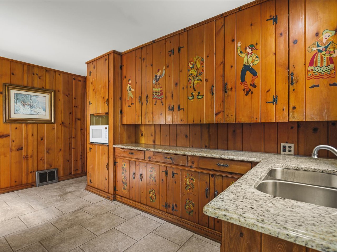 10324 Ventura Boulevard Property Photo 13