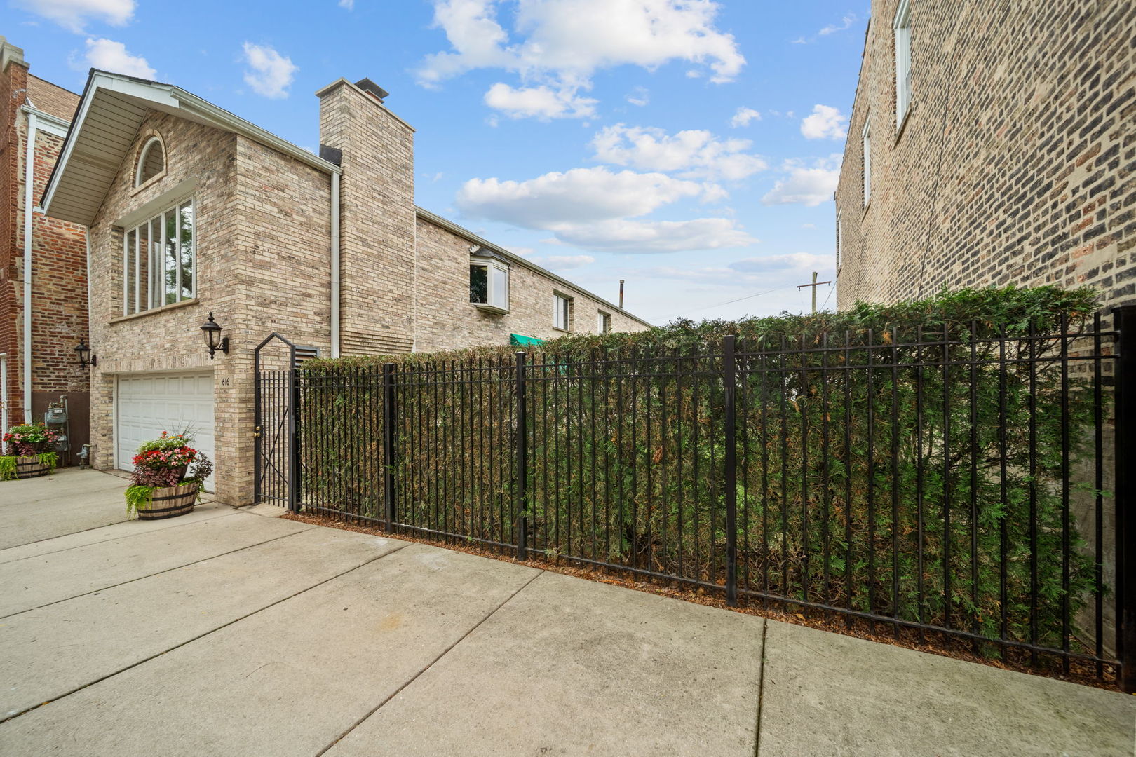 616 W 37th Street Property Photo 36