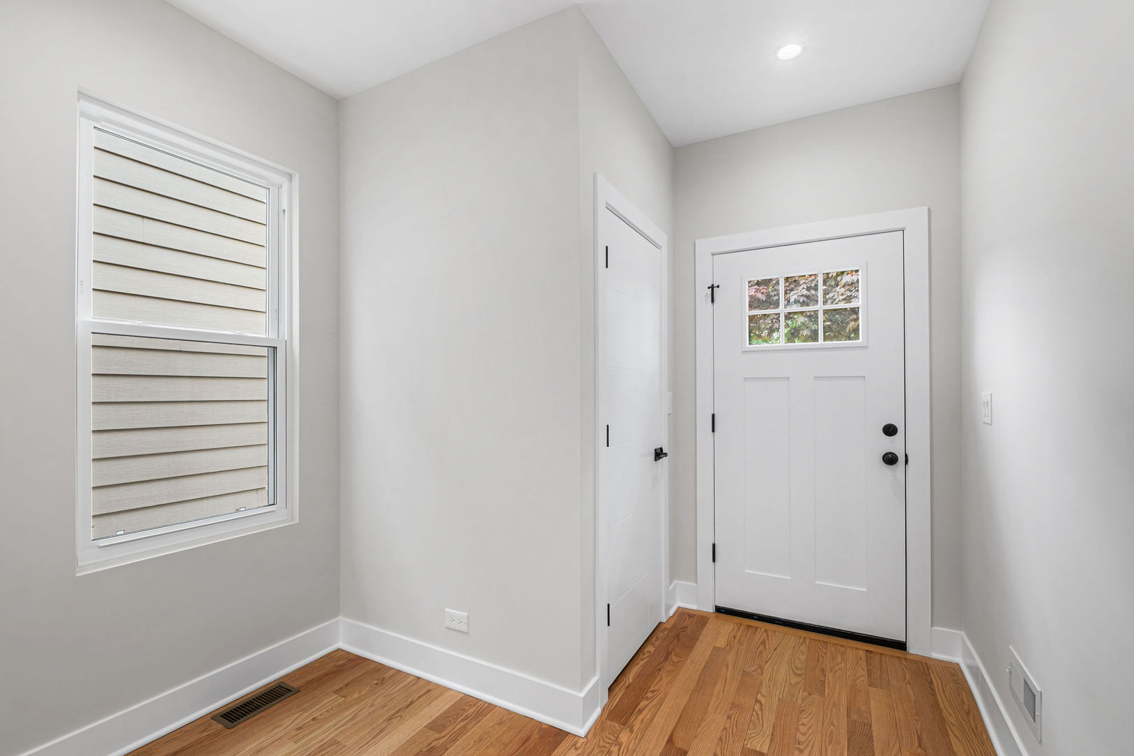 2204 N Kildare Avenue Property Photo 2