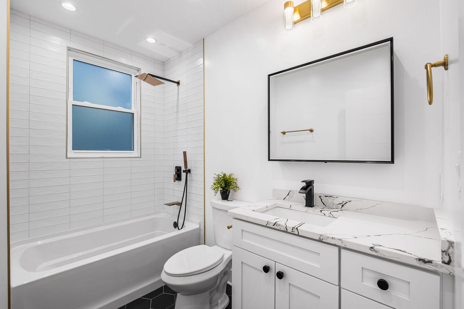 2204 N Kildare Avenue Property Photo 16