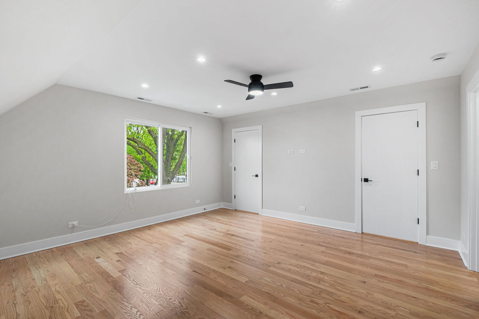 2204 N Kildare Avenue Property Photo 21