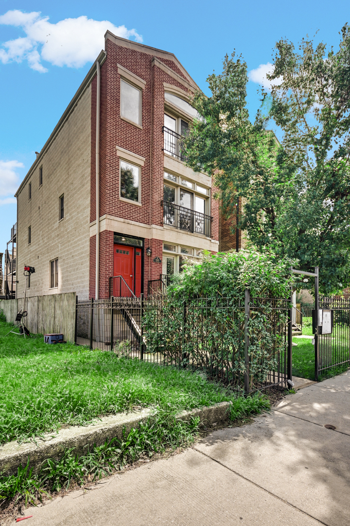 6345 S Ingleside Avenue 2 Property Photo 1