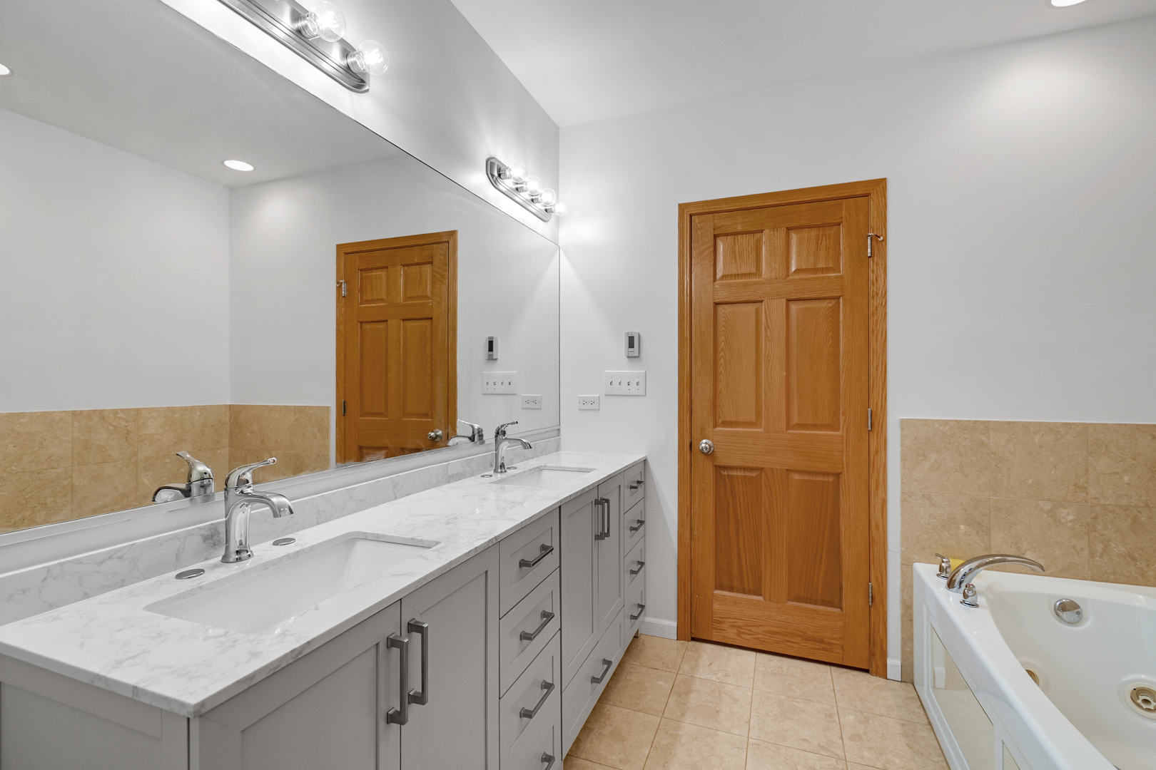 6345 S Ingleside Avenue 2 Property Photo 12