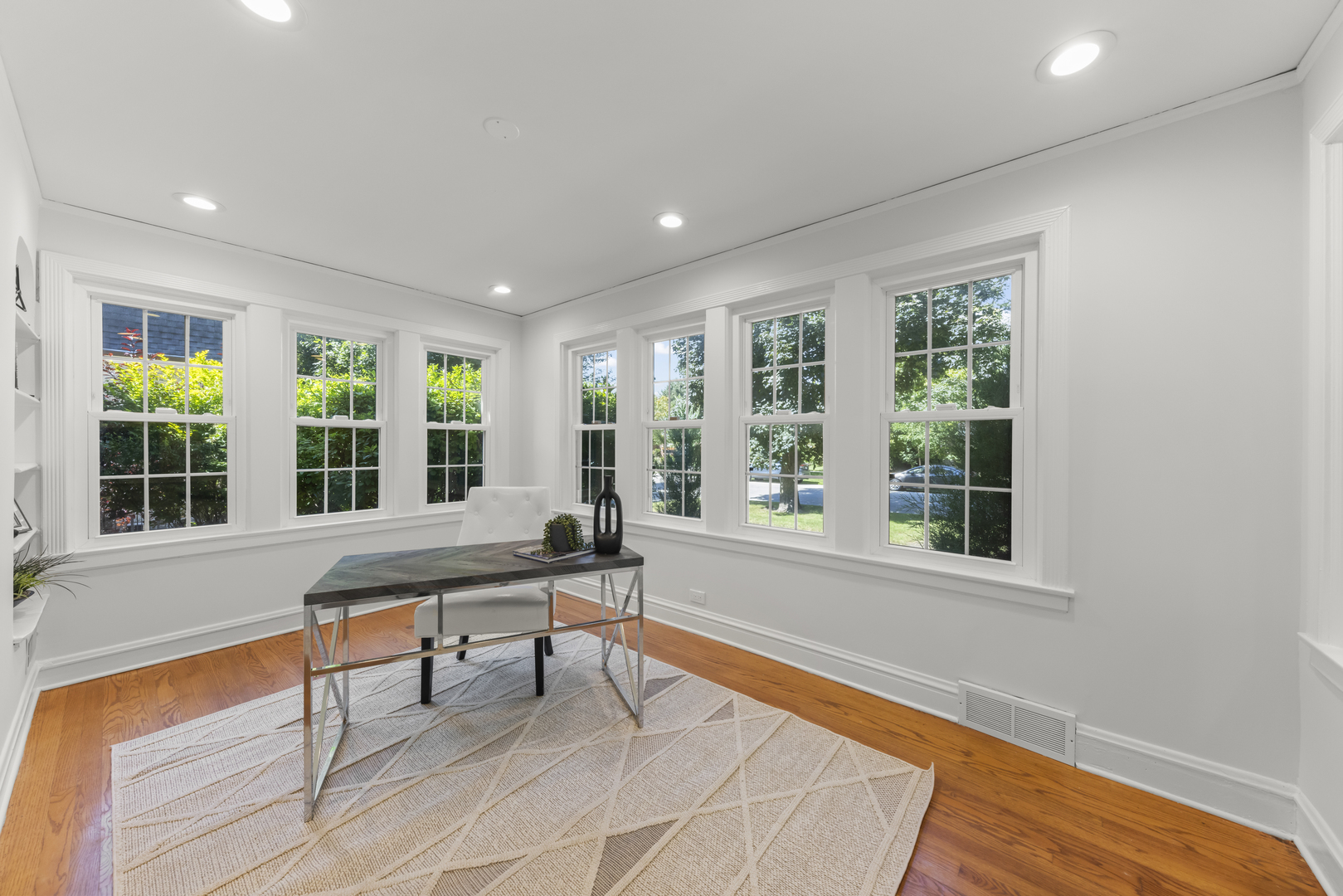 6557 N Ponchartrain Boulevard Property Photo 5