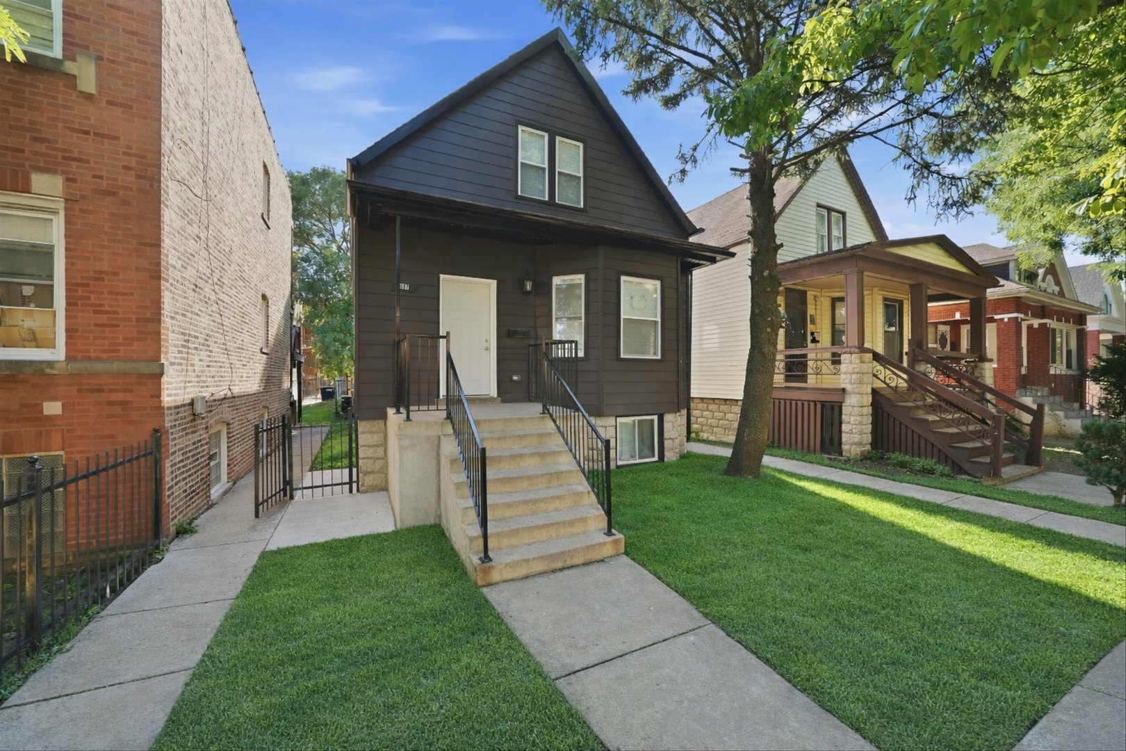 7607 S May Street Property Photo 1