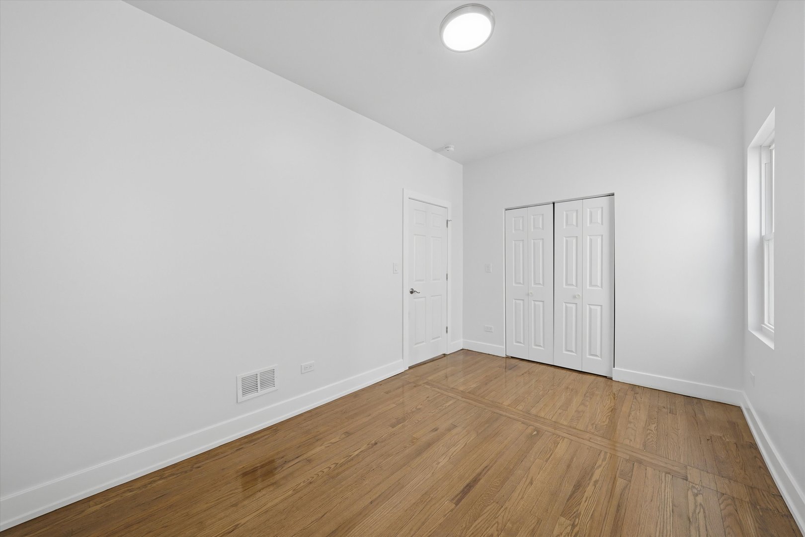 7607 S May Street Property Photo 16