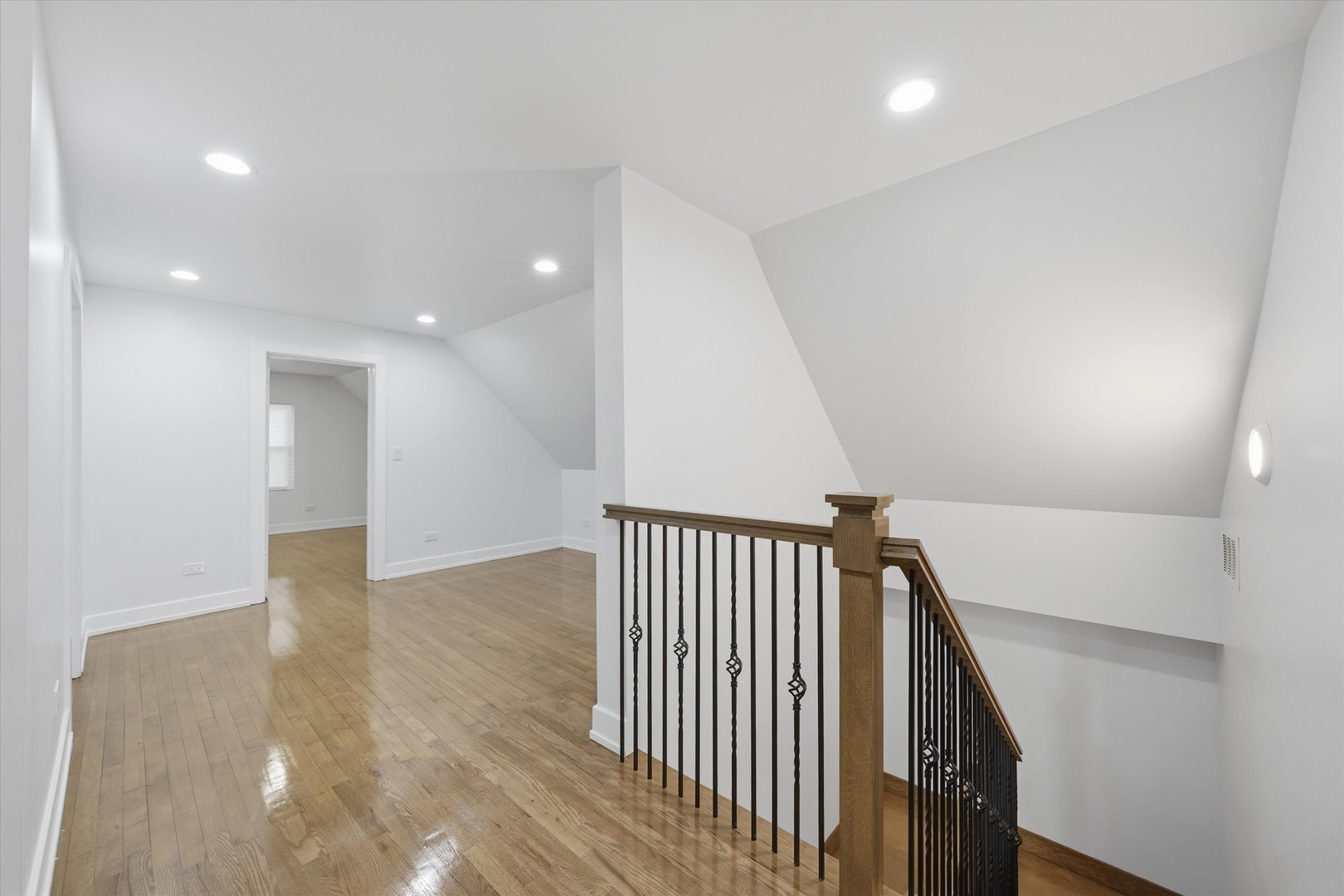 7607 S May Street Property Photo 17
