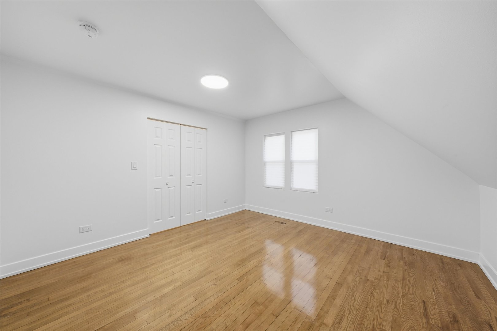 7607 S May Street Property Photo 20