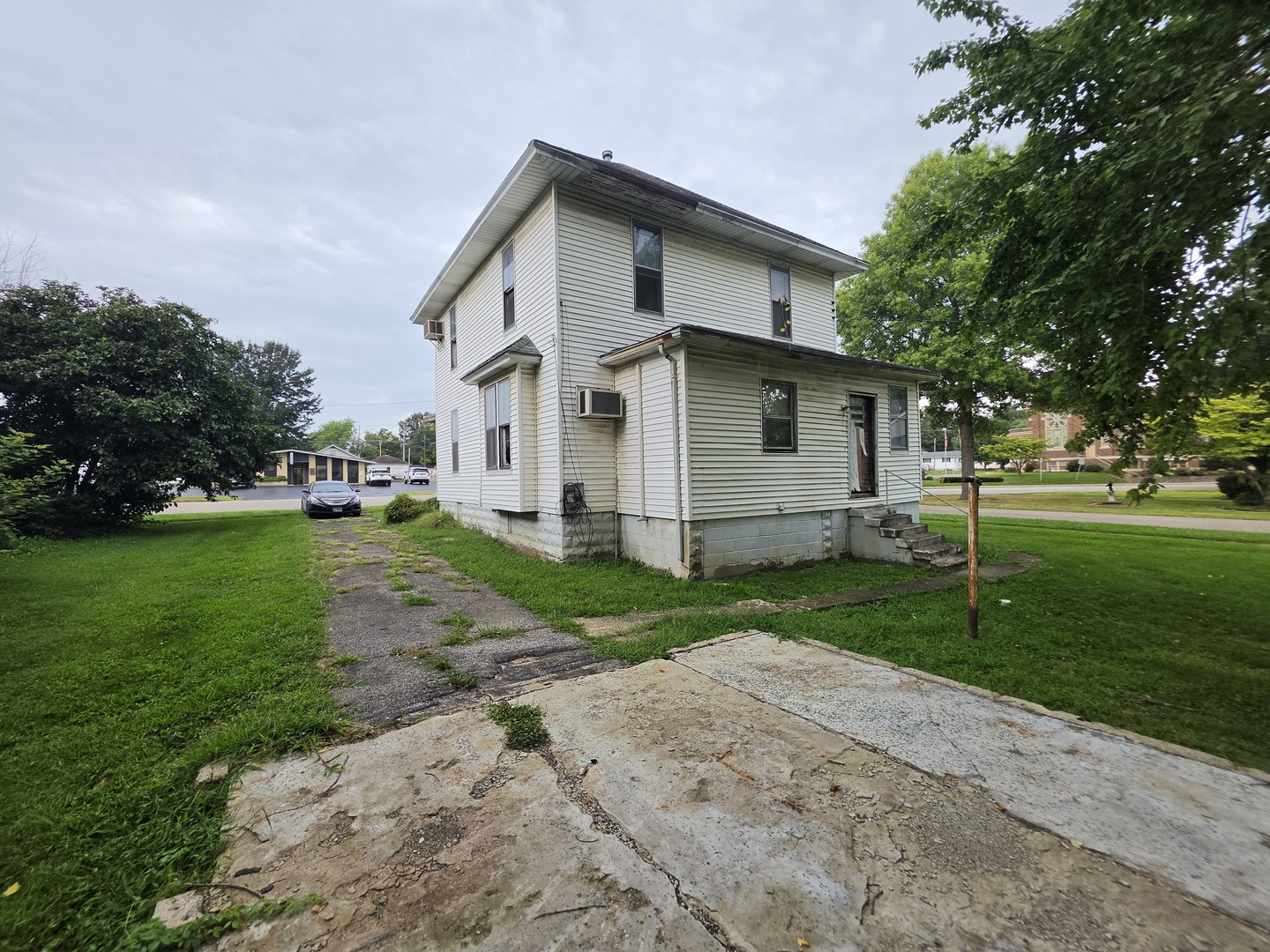 551 N Main Street Property Photo 4
