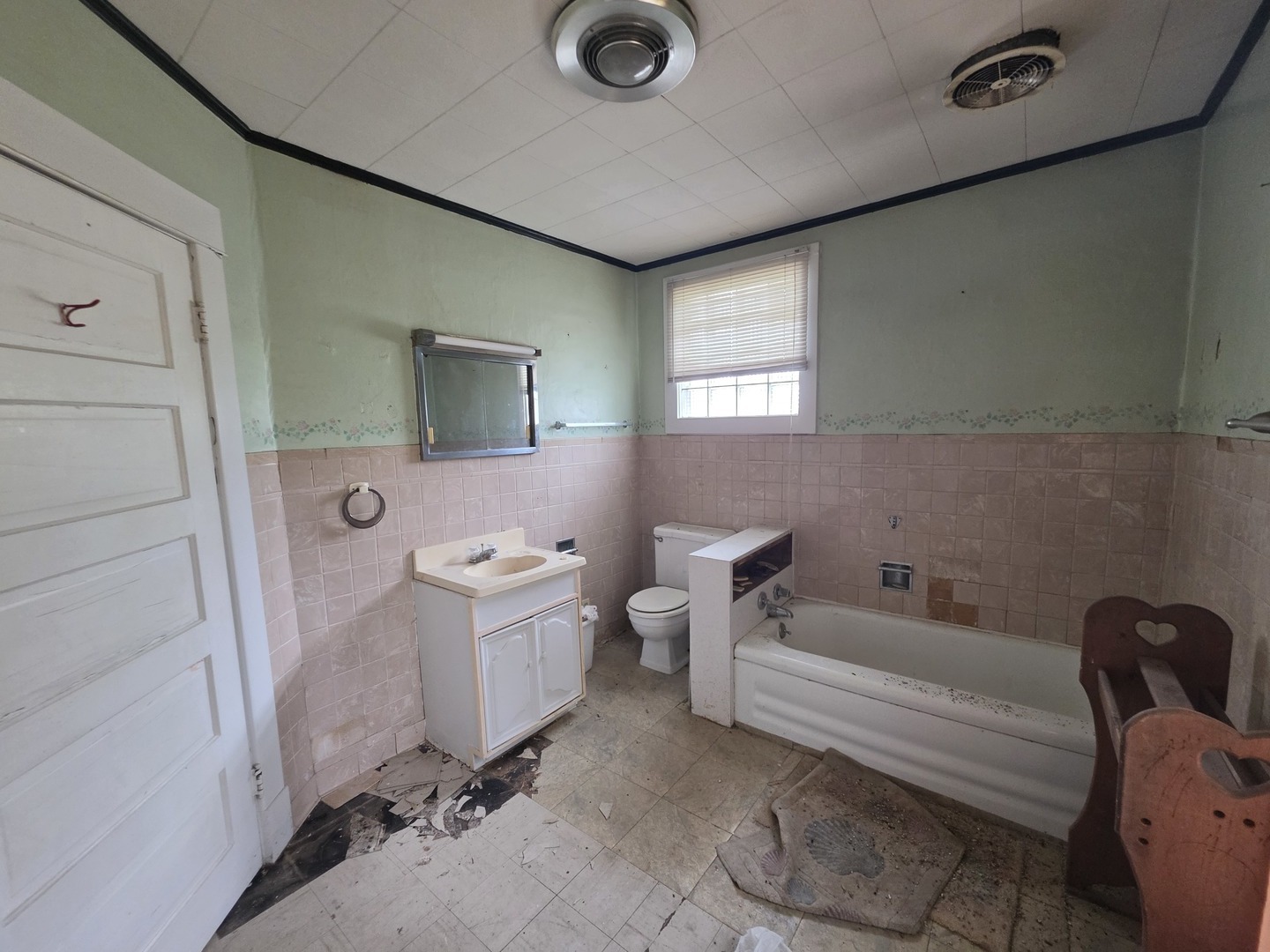 551 N Main Street Property Photo 6