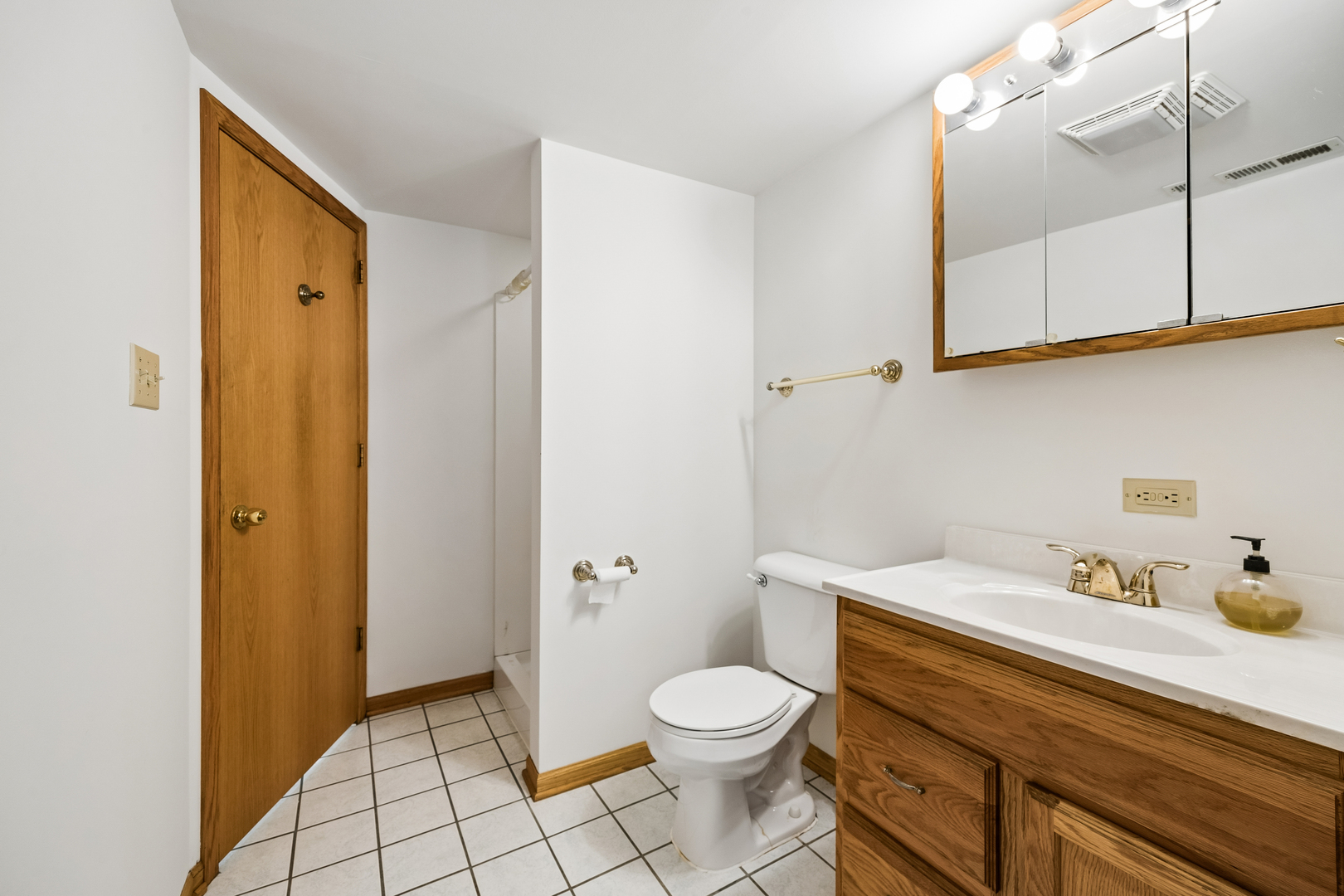 5948 S Komensky Avenue Property Photo 19