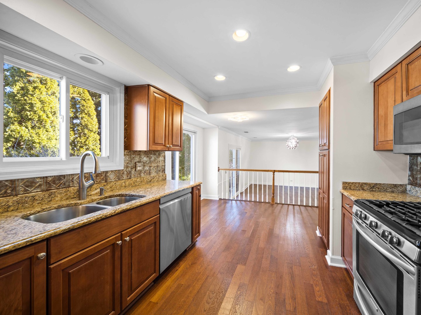 97 E Harbor Drive Property Photo 6