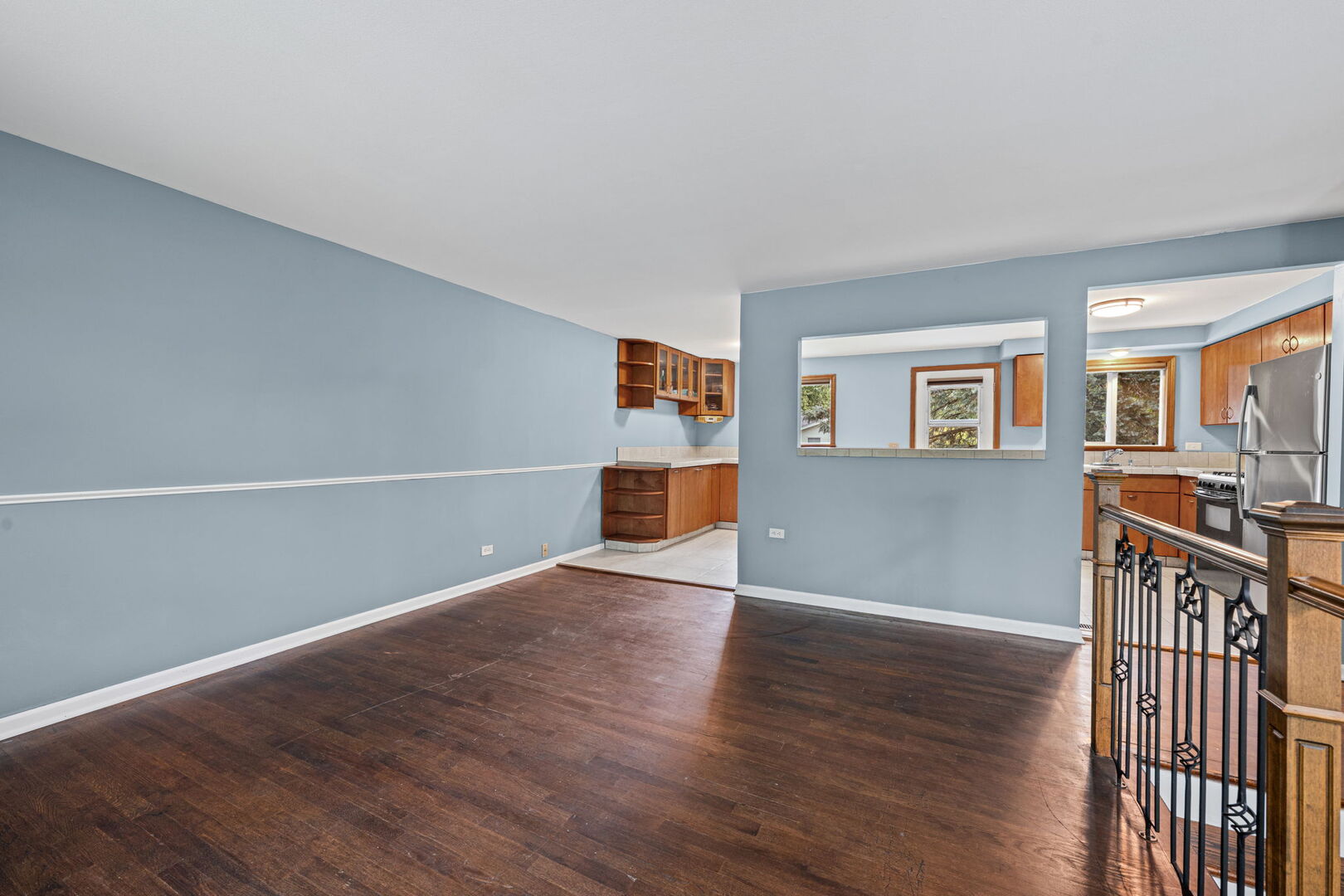 933 Webster Lane Property Photo 3