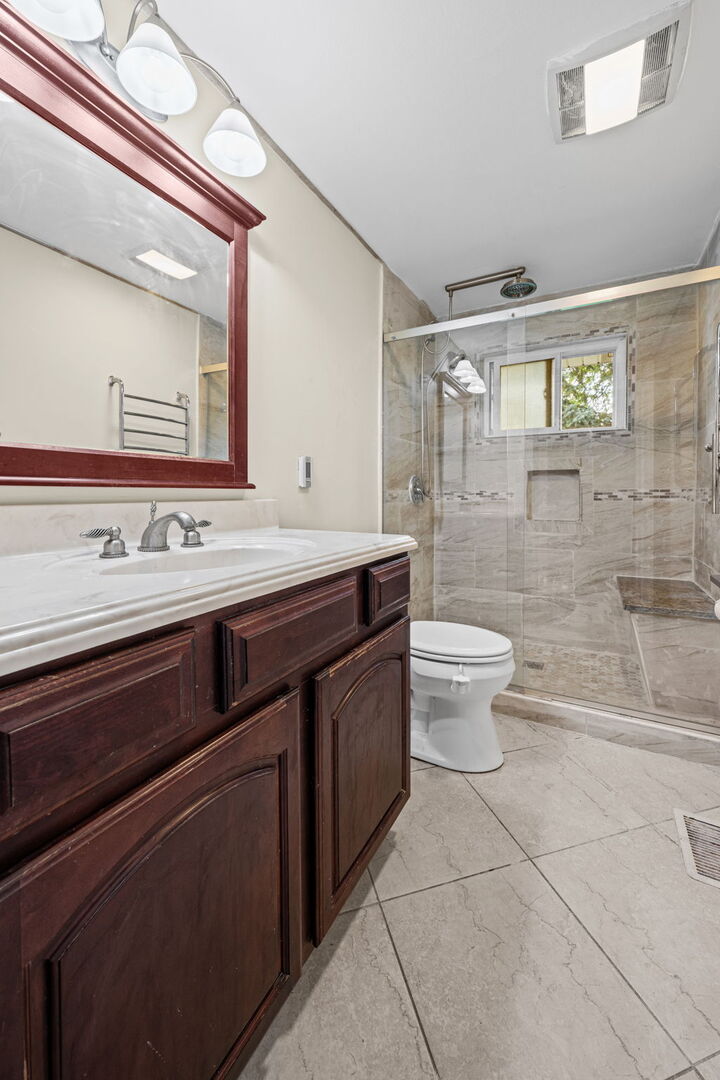 933 Webster Lane Property Photo 17