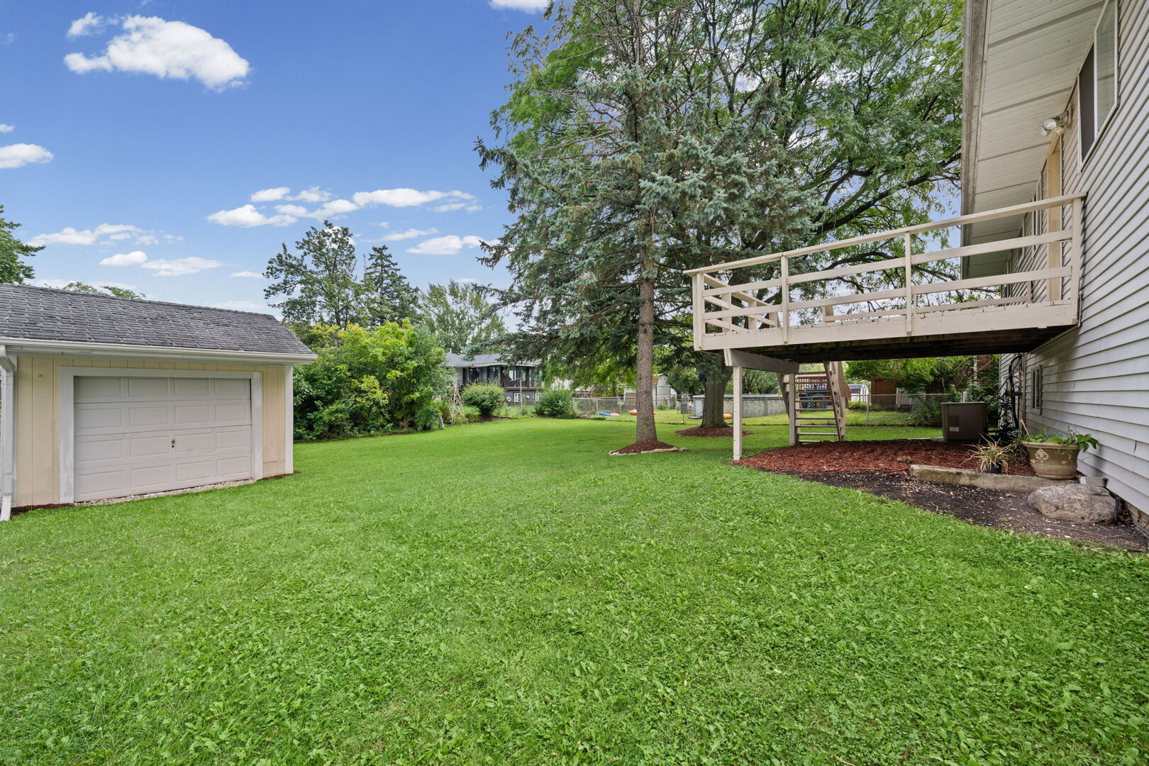 933 Webster Lane Property Photo 26